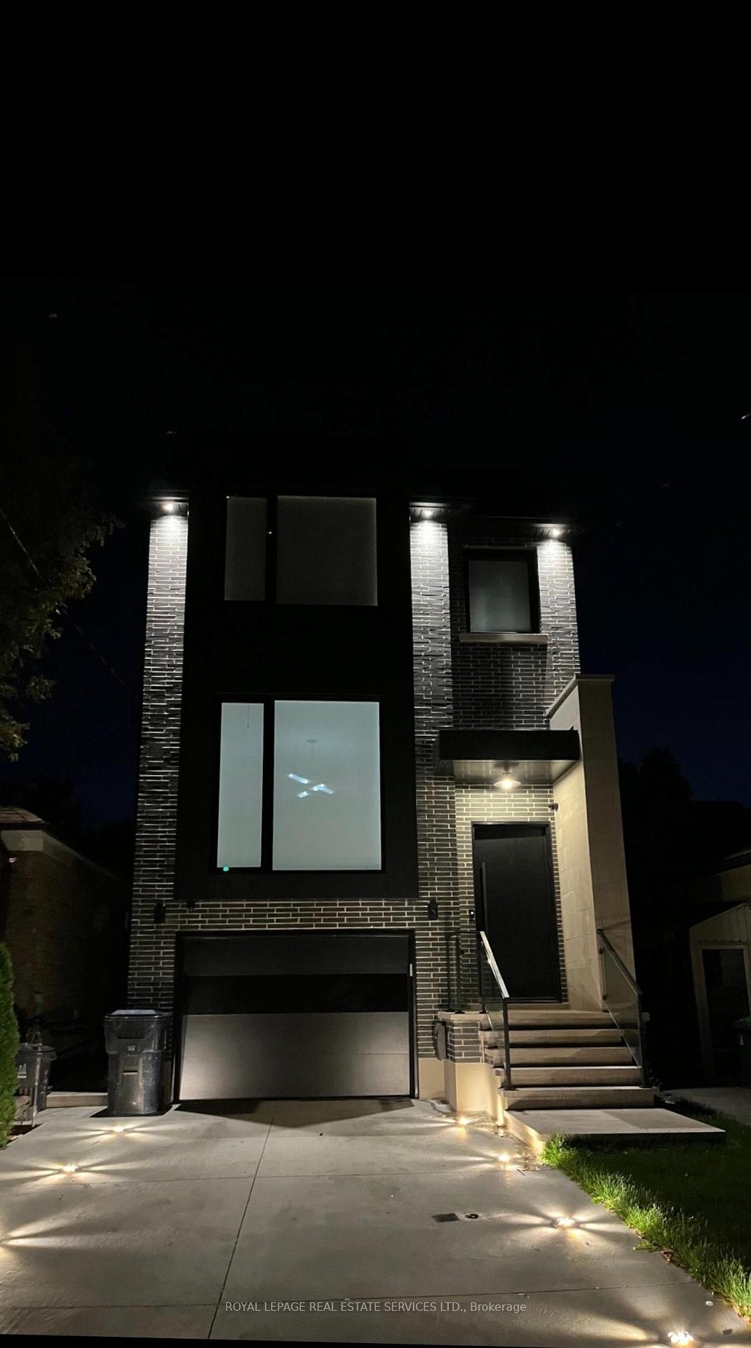 Photo 39 of 34 Milton Street, Etobicoke, Mimico — HOMEH