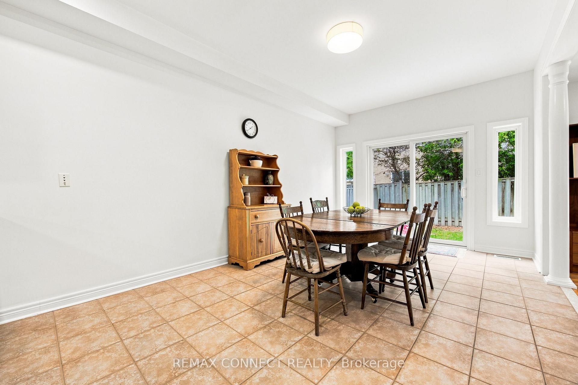 Photo 9 of 151 Bentoak Crescent, Vaughan, Patterson — HOMEH