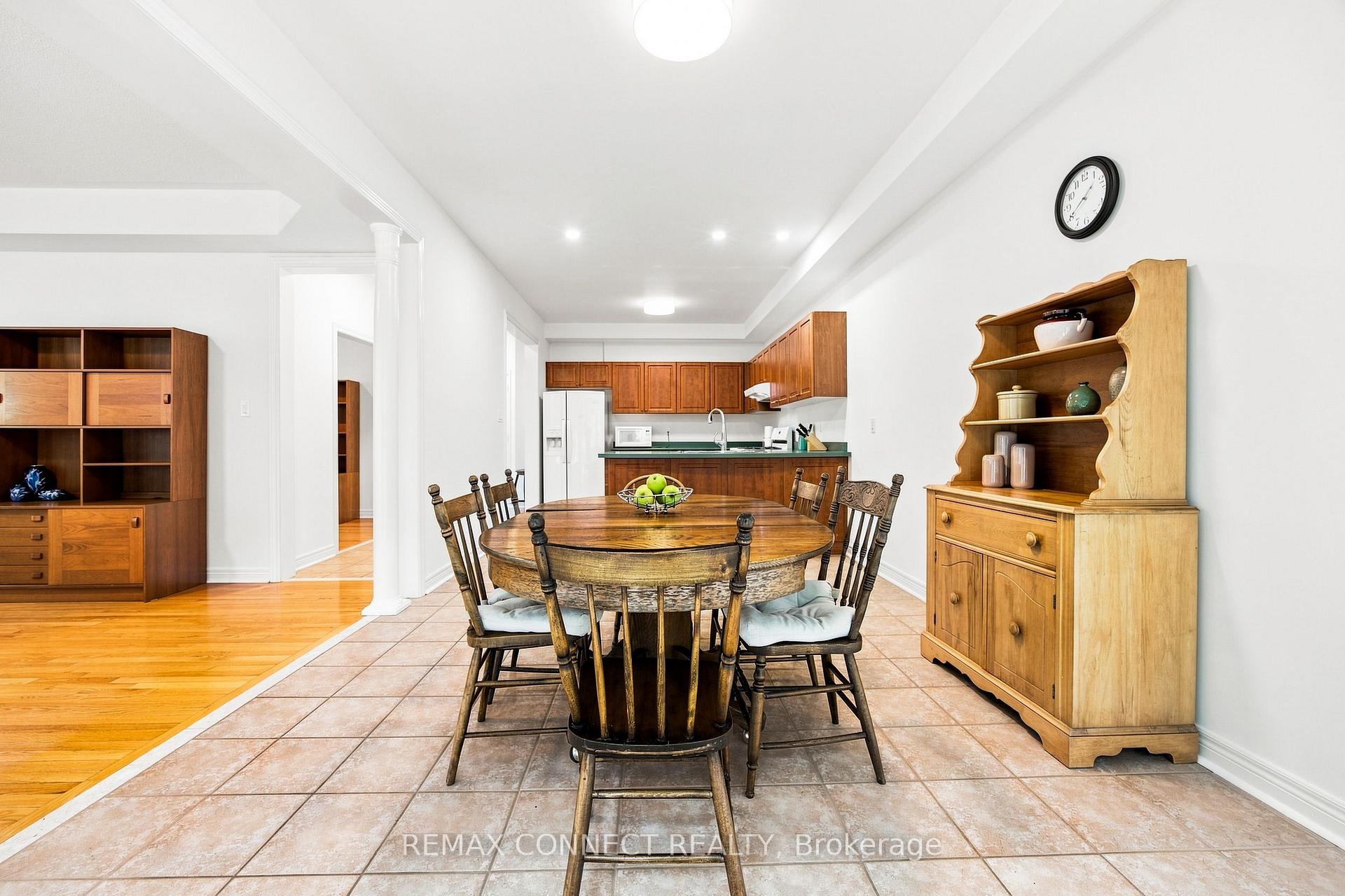 Photo 11 of 151 Bentoak Crescent, Vaughan, Patterson — HOMEH