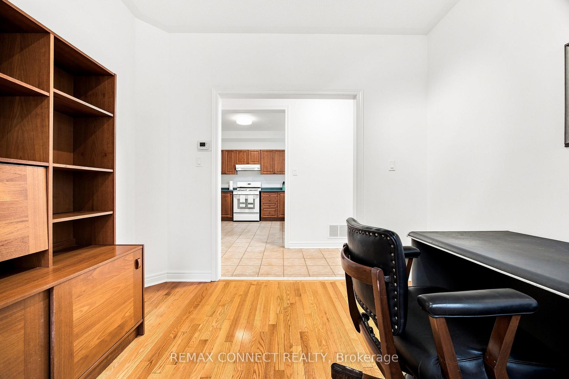 Photo 17 of 151 Bentoak Crescent, Vaughan, Patterson — HOMEH