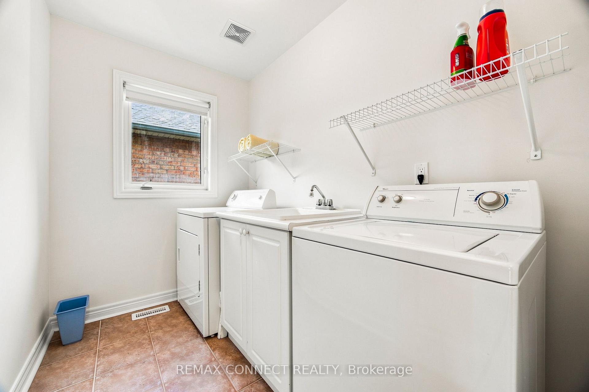 Photo 36 of 151 Bentoak Crescent, Vaughan, Patterson — HOMEH