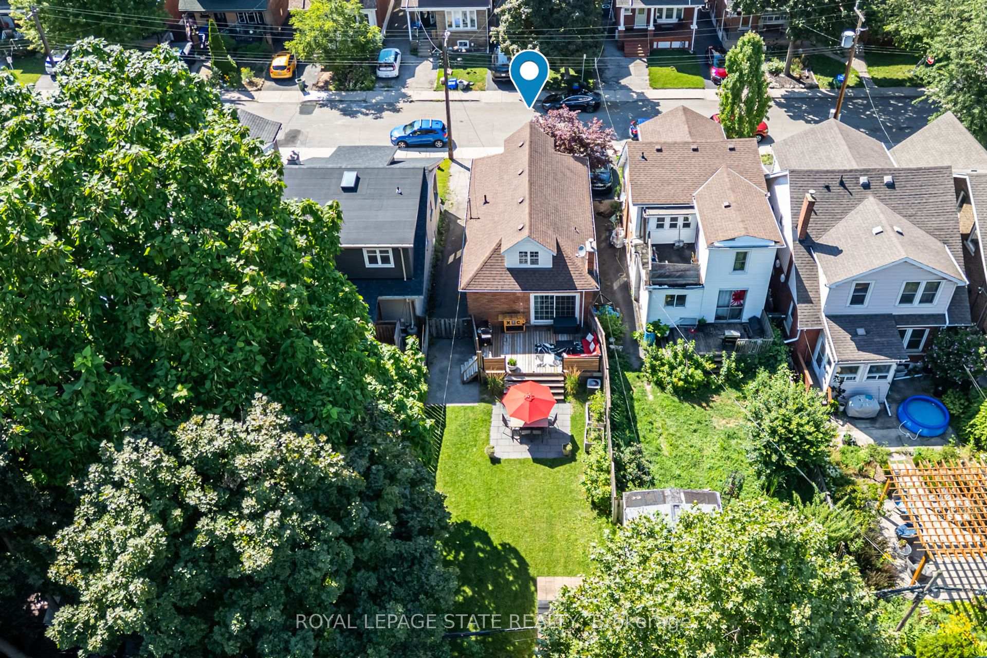 Photo 2 of 175 Rosslyn Avenue S, Hamilton, Delta — HOMEH