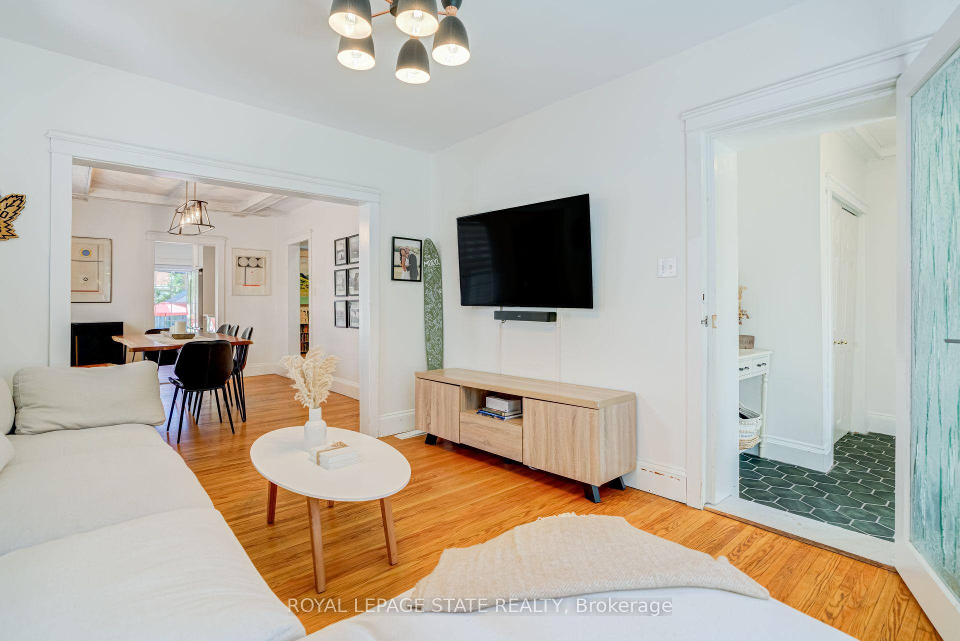 Photo 10 of 175 Rosslyn Avenue S, Hamilton, Delta — HOMEH