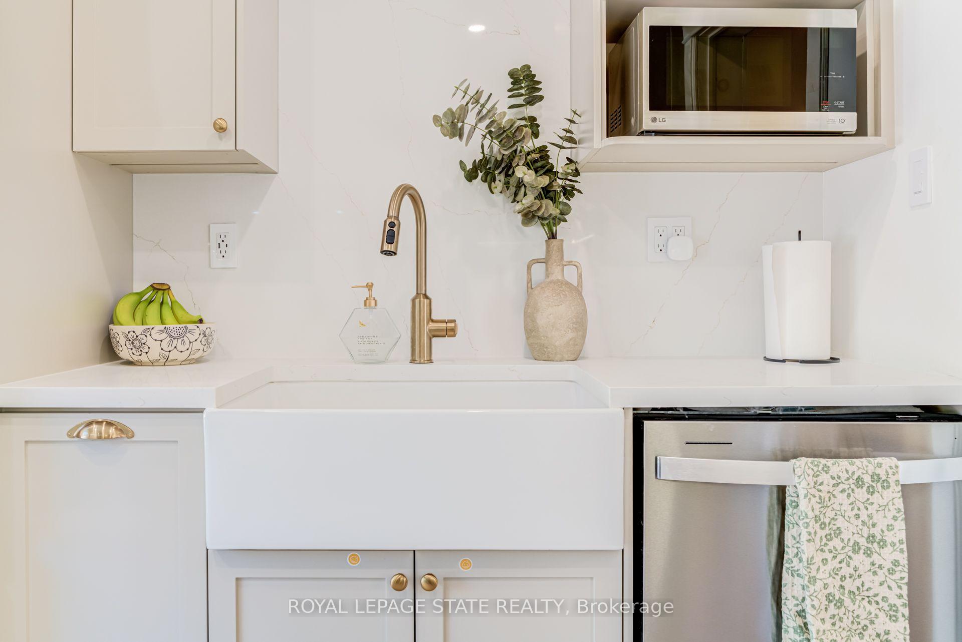 Photo 19 of 175 Rosslyn Avenue S, Hamilton, Delta — HOMEH