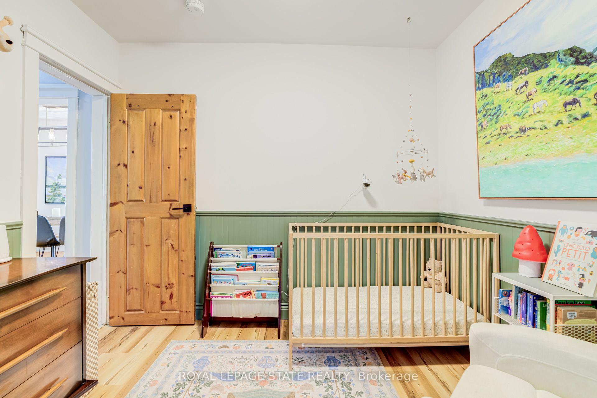Photo 21 of 175 Rosslyn Avenue S, Hamilton, Delta — HOMEH