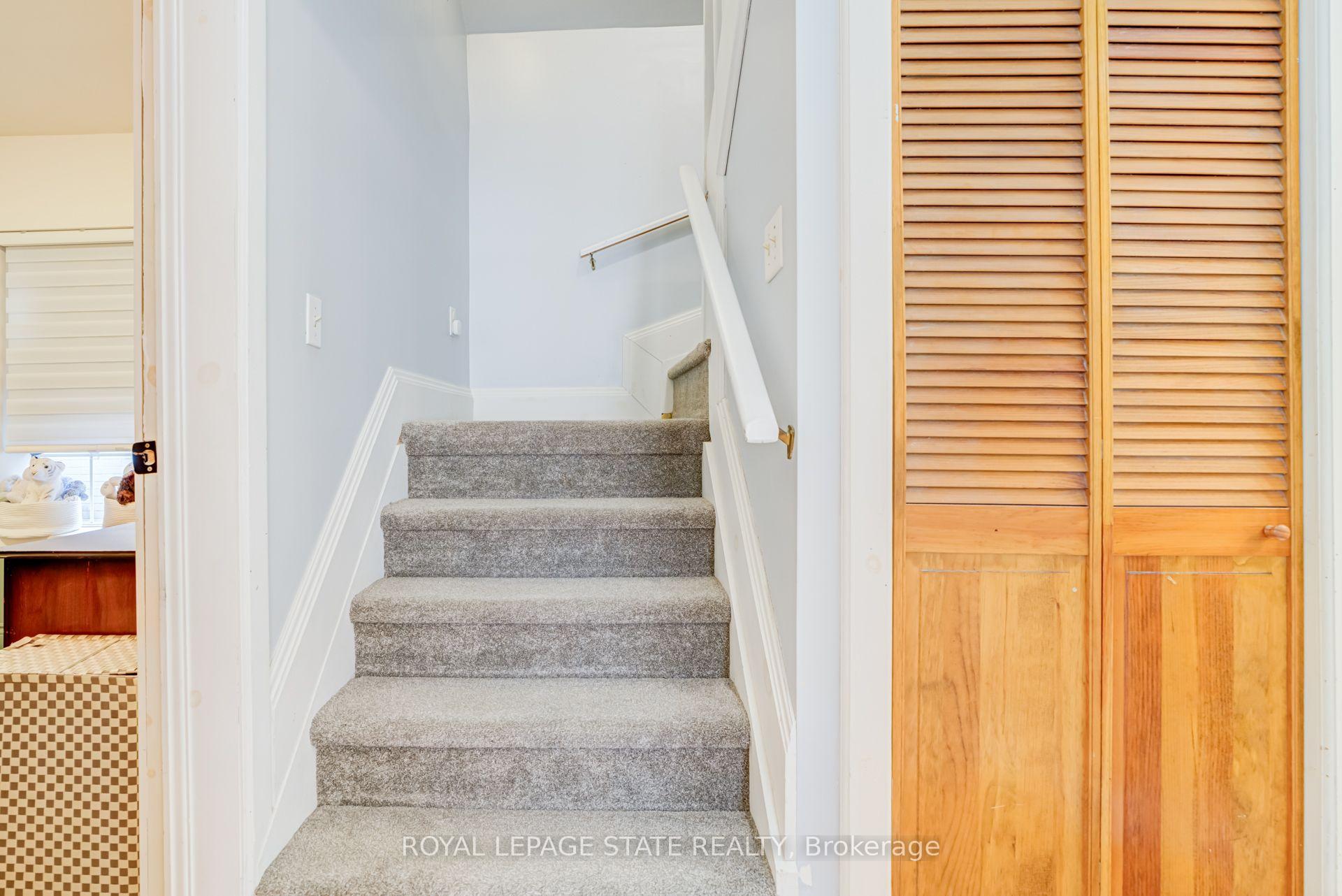Photo 26 of 175 Rosslyn Avenue S, Hamilton, Delta — HOMEH