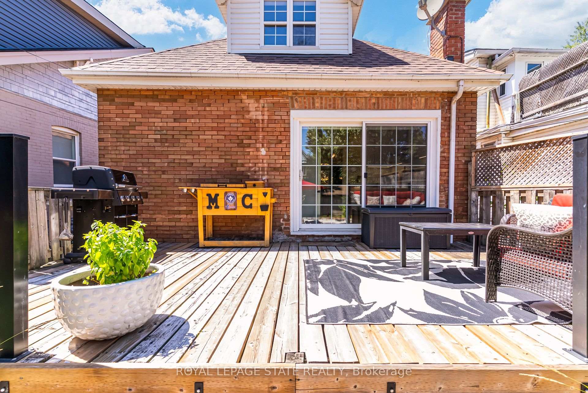 Photo 35 of 175 Rosslyn Avenue S, Hamilton, Delta — HOMEH