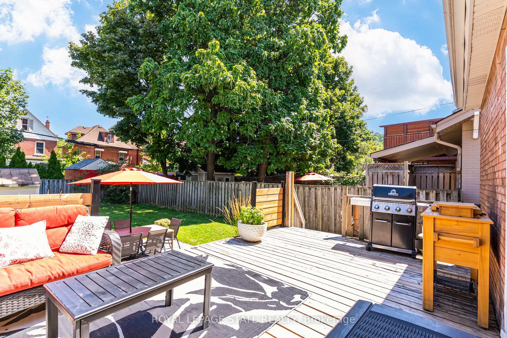 Photo 37 of 175 Rosslyn Avenue S, Hamilton, Delta — HOMEH