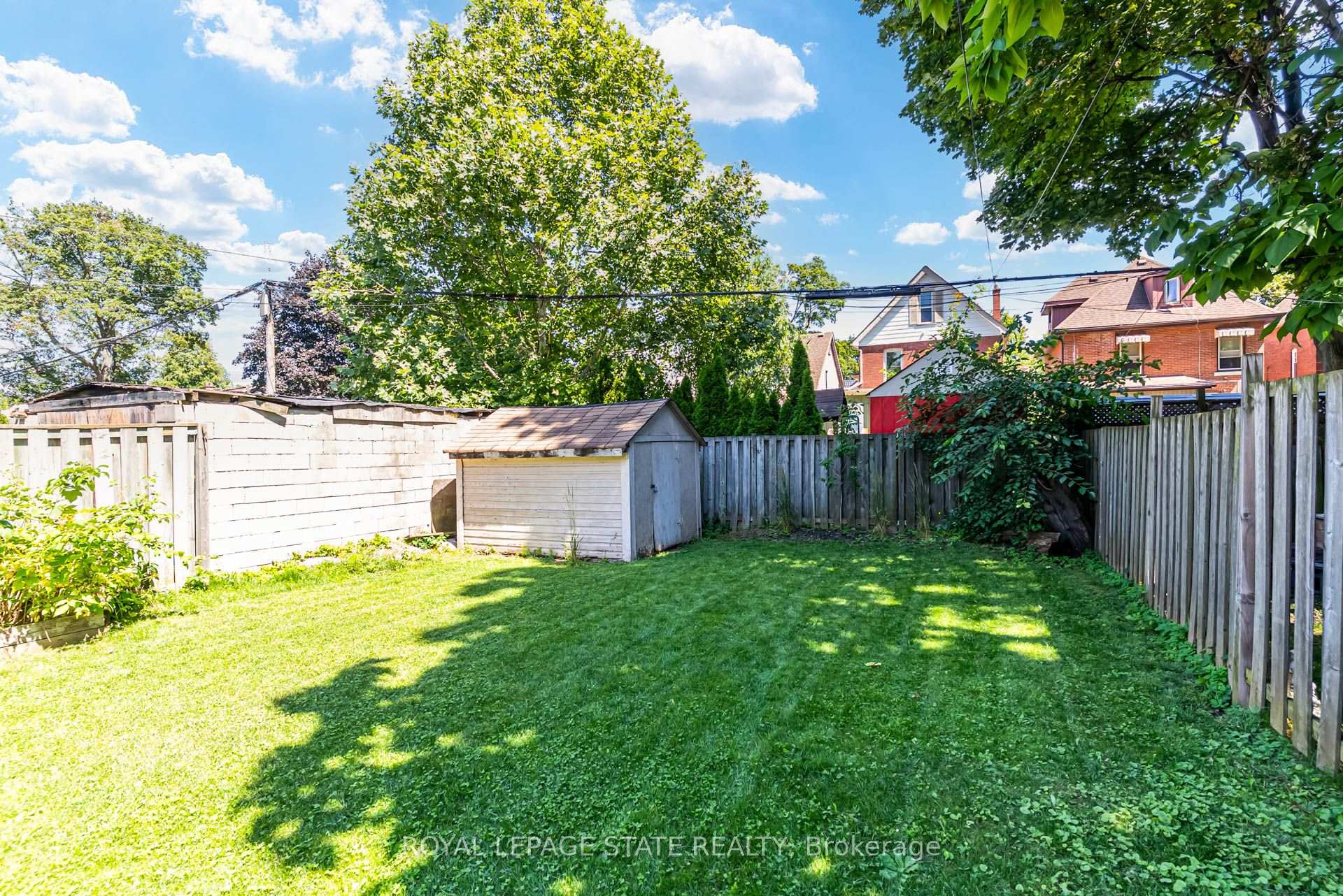 Photo 40 of 175 Rosslyn Avenue S, Hamilton, Delta — HOMEH