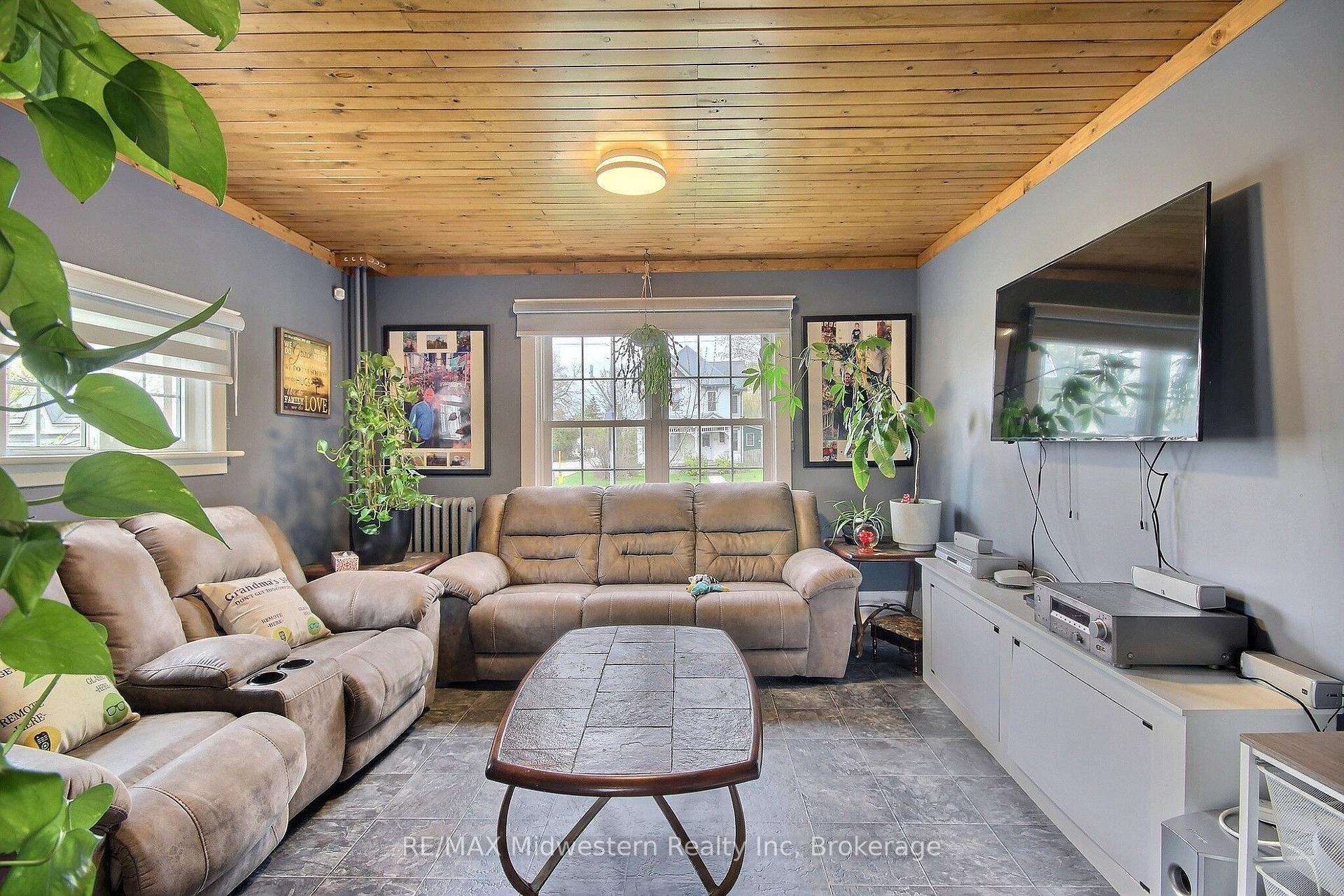 Photo 4 of 506 Main Street E, North Perth, Listowel — HOMEH
