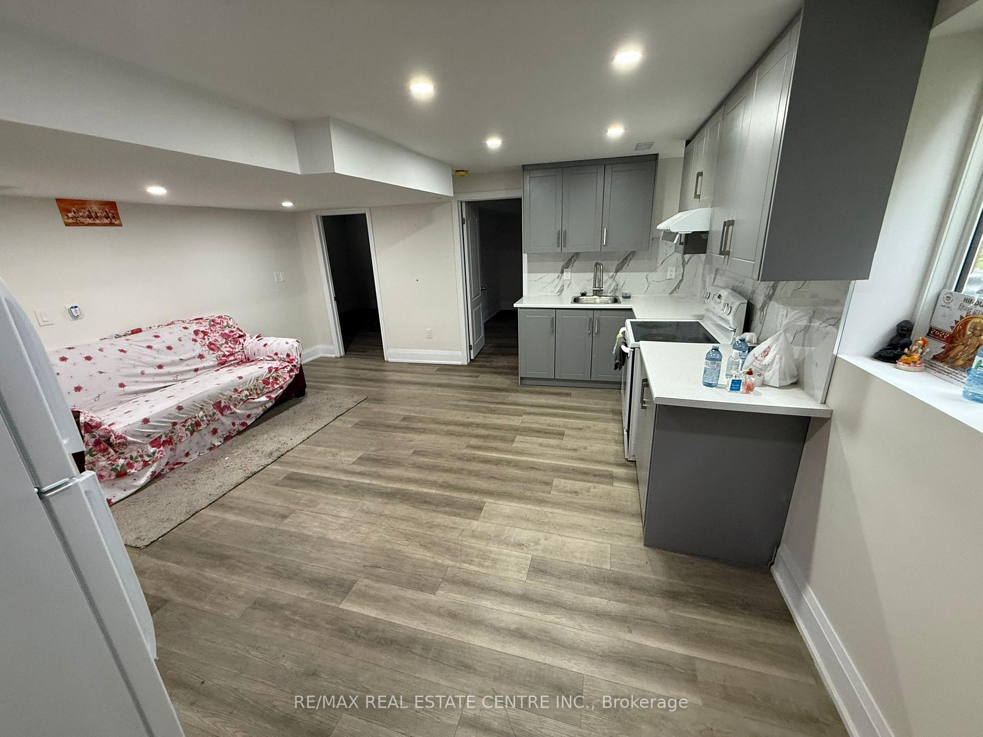 Photo 3 of 53 Thorntree Crescent, Brampton, Fletcher's Creek South — HOMEH