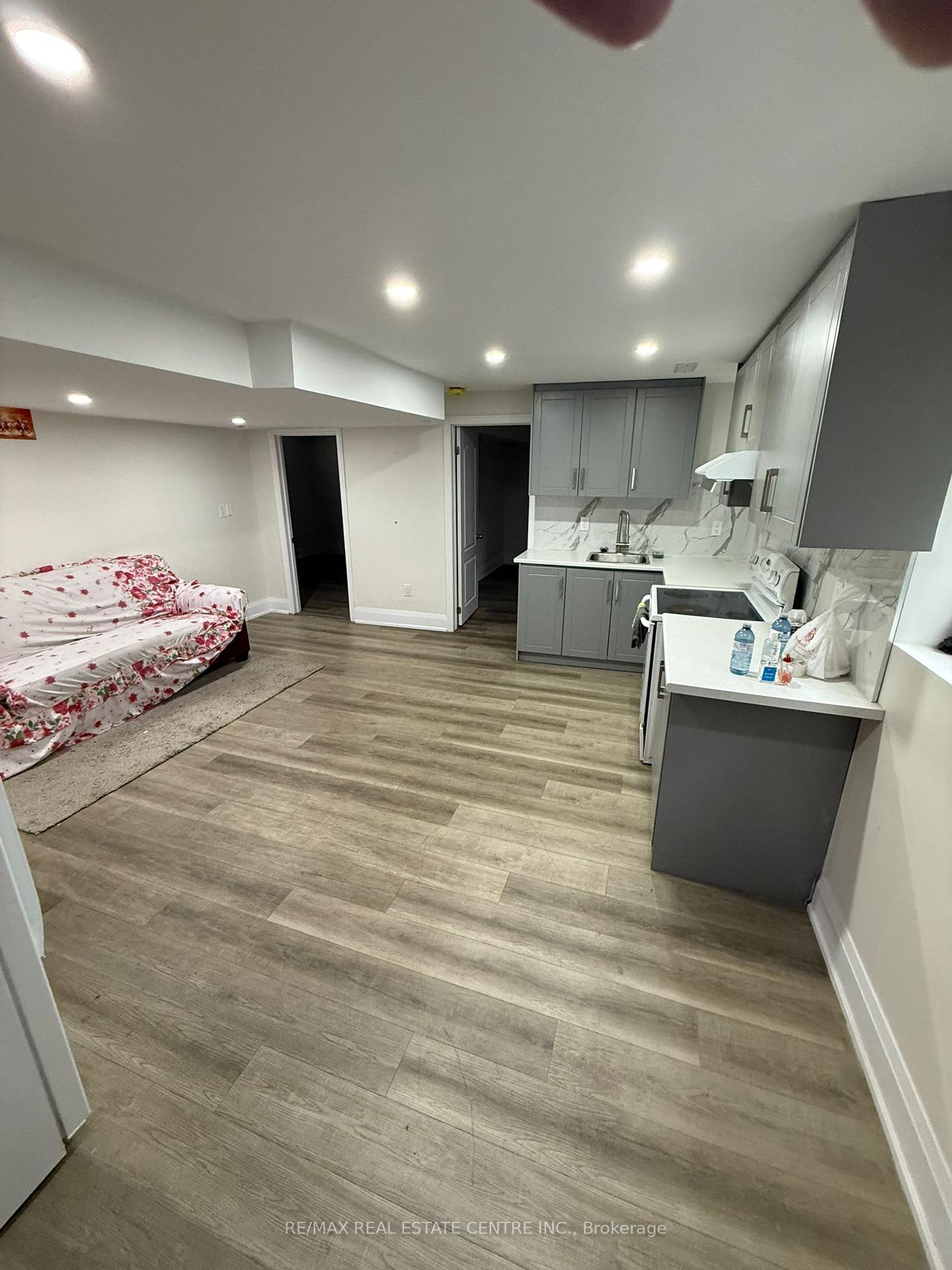 Photo 4 of 53 Thorntree Crescent, Brampton, Fletcher's Creek South — HOMEH