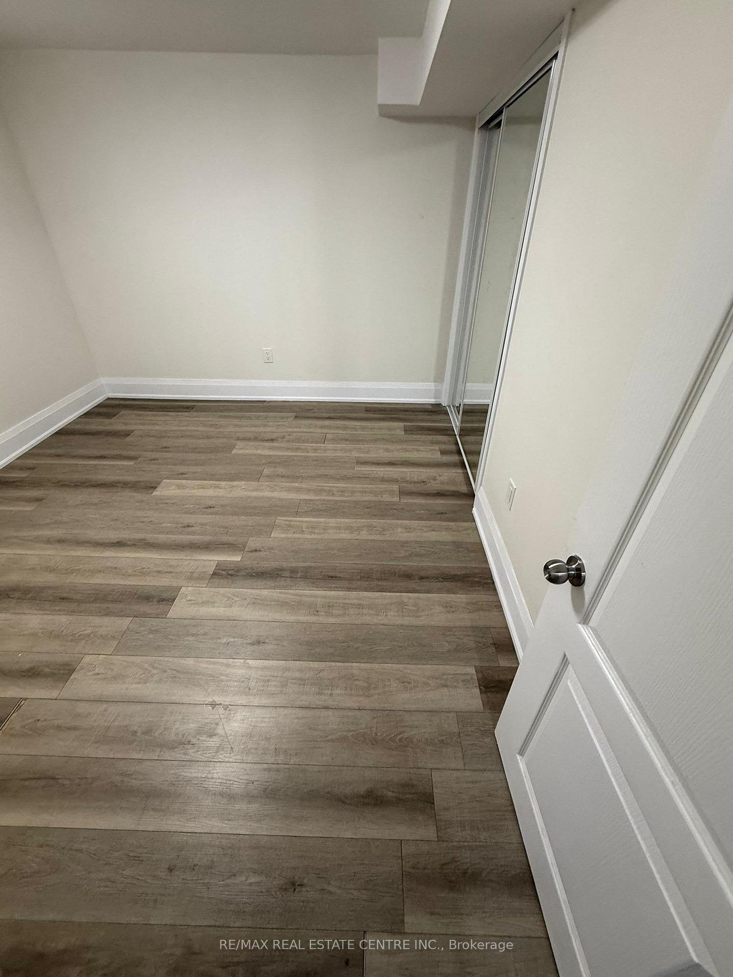 Photo 6 of 53 Thorntree Crescent, Brampton, Fletcher's Creek South — HOMEH