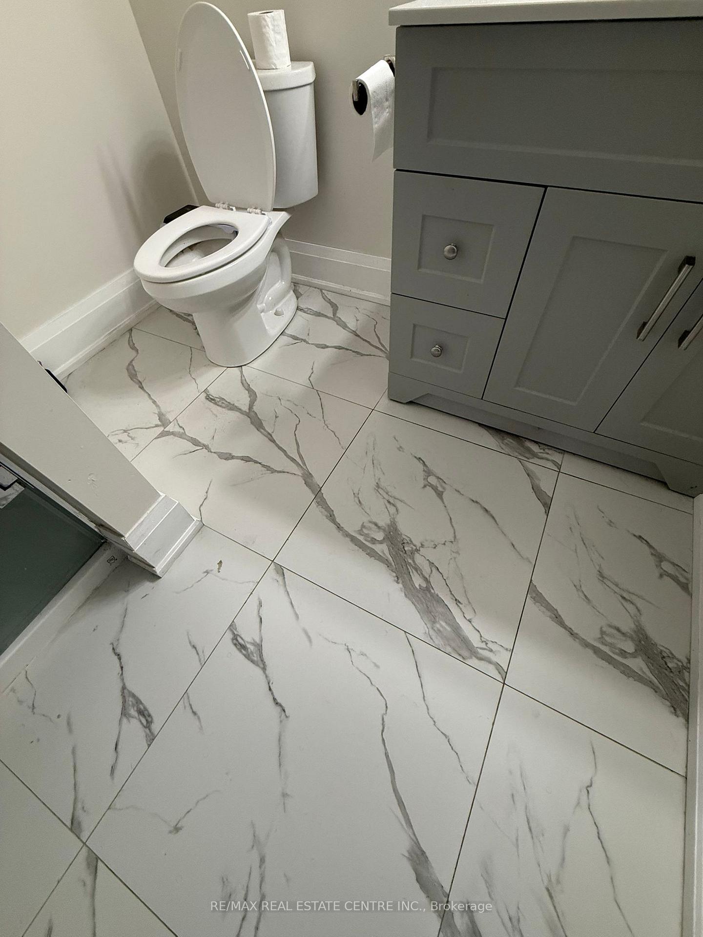 Photo 9 of 53 Thorntree Crescent, Brampton, Fletcher's Creek South — HOMEH
