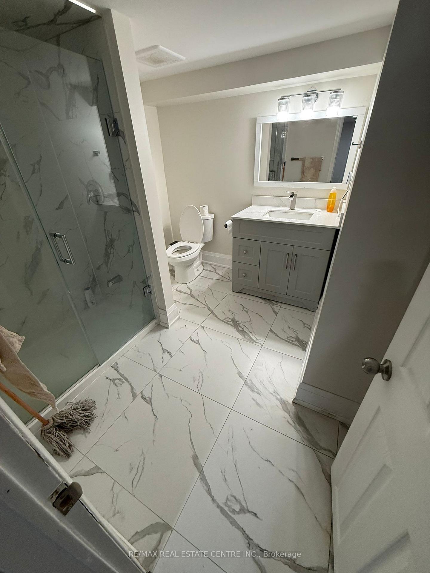 Photo 10 of 53 Thorntree Crescent, Brampton, Fletcher's Creek South — HOMEH