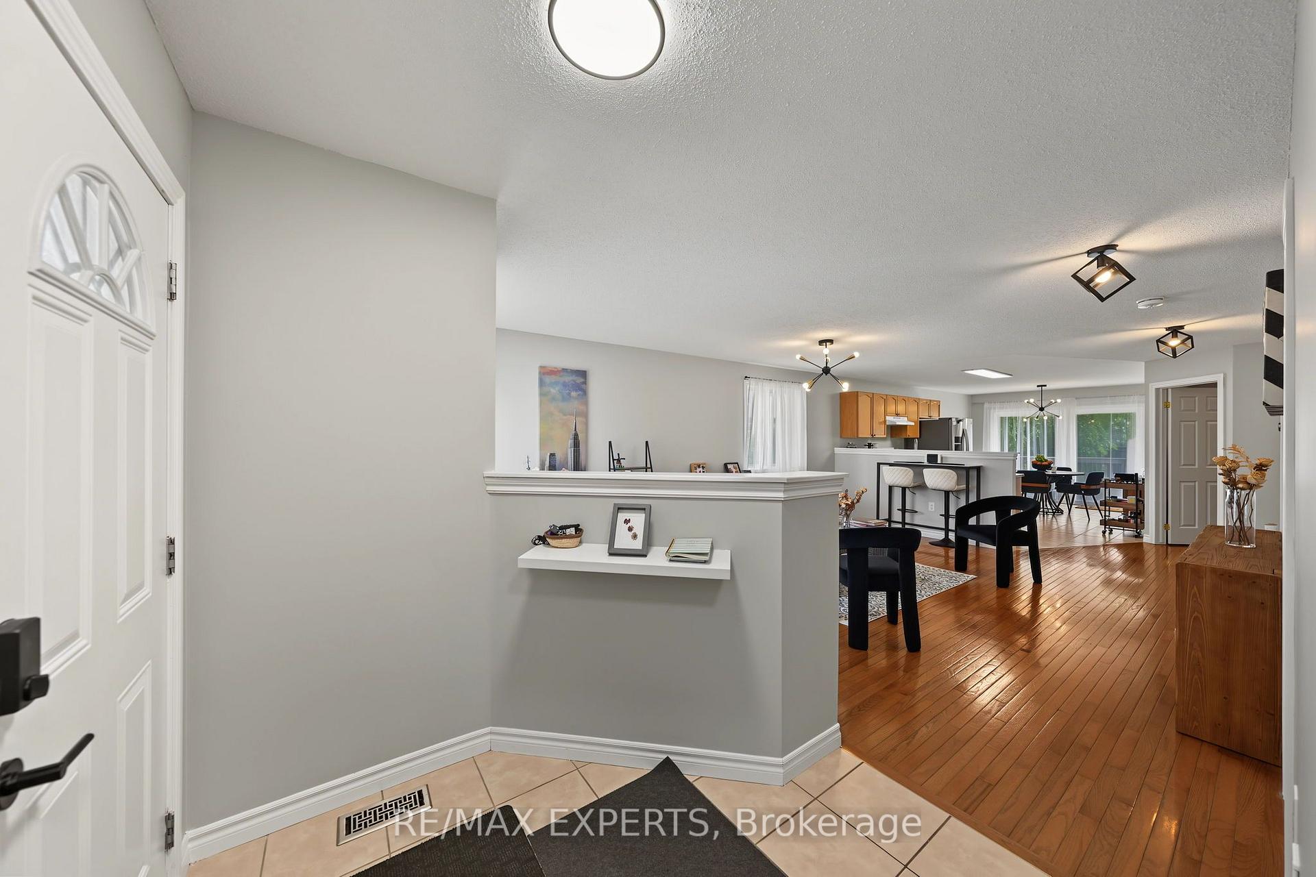 Photo 21 of Unit Upper, 17 Michelle Drive, Barrie, Painswick South — HOMEH