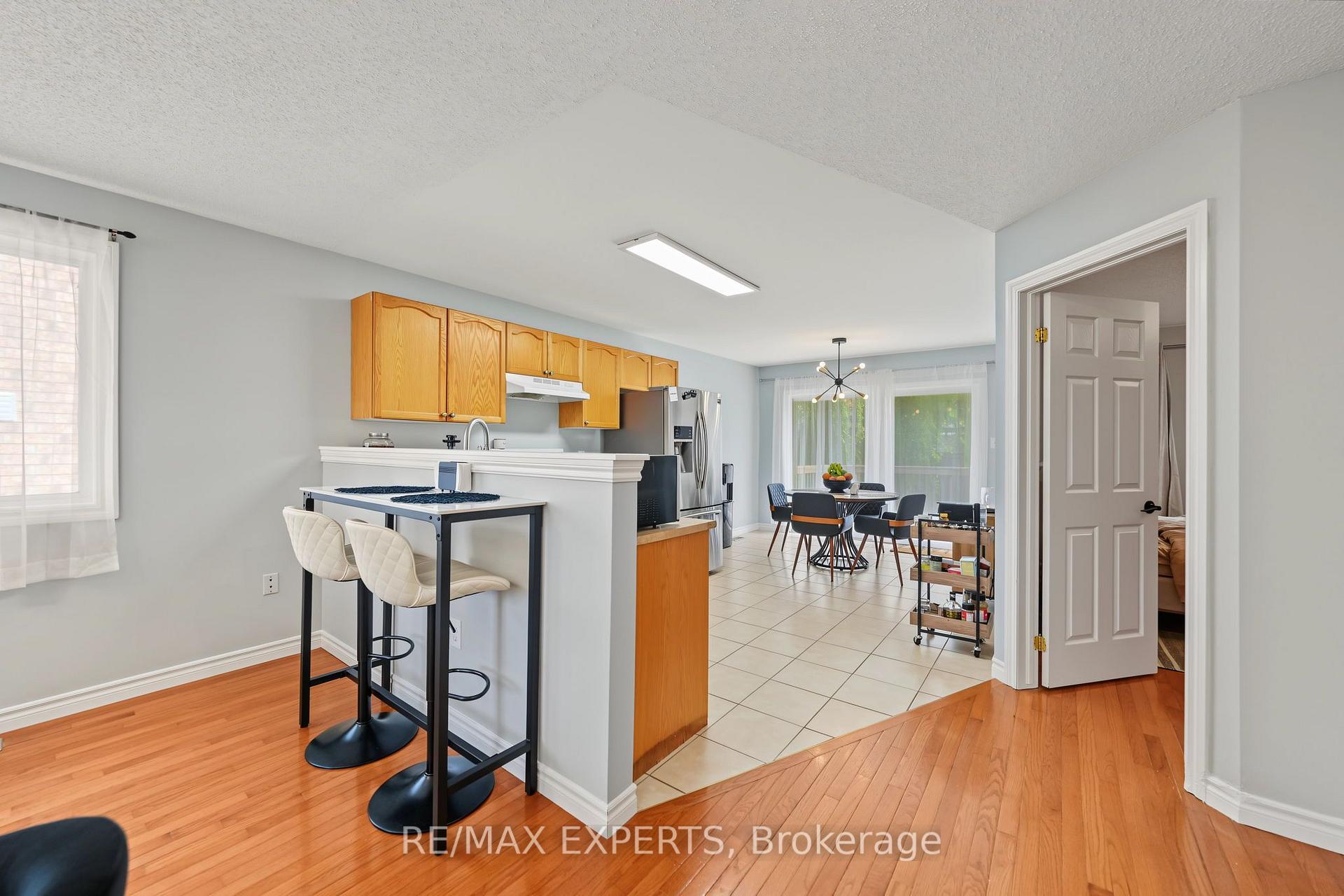 Photo 13 of Unit Upper, 17 Michelle Drive, Barrie, Painswick South — HOMEH