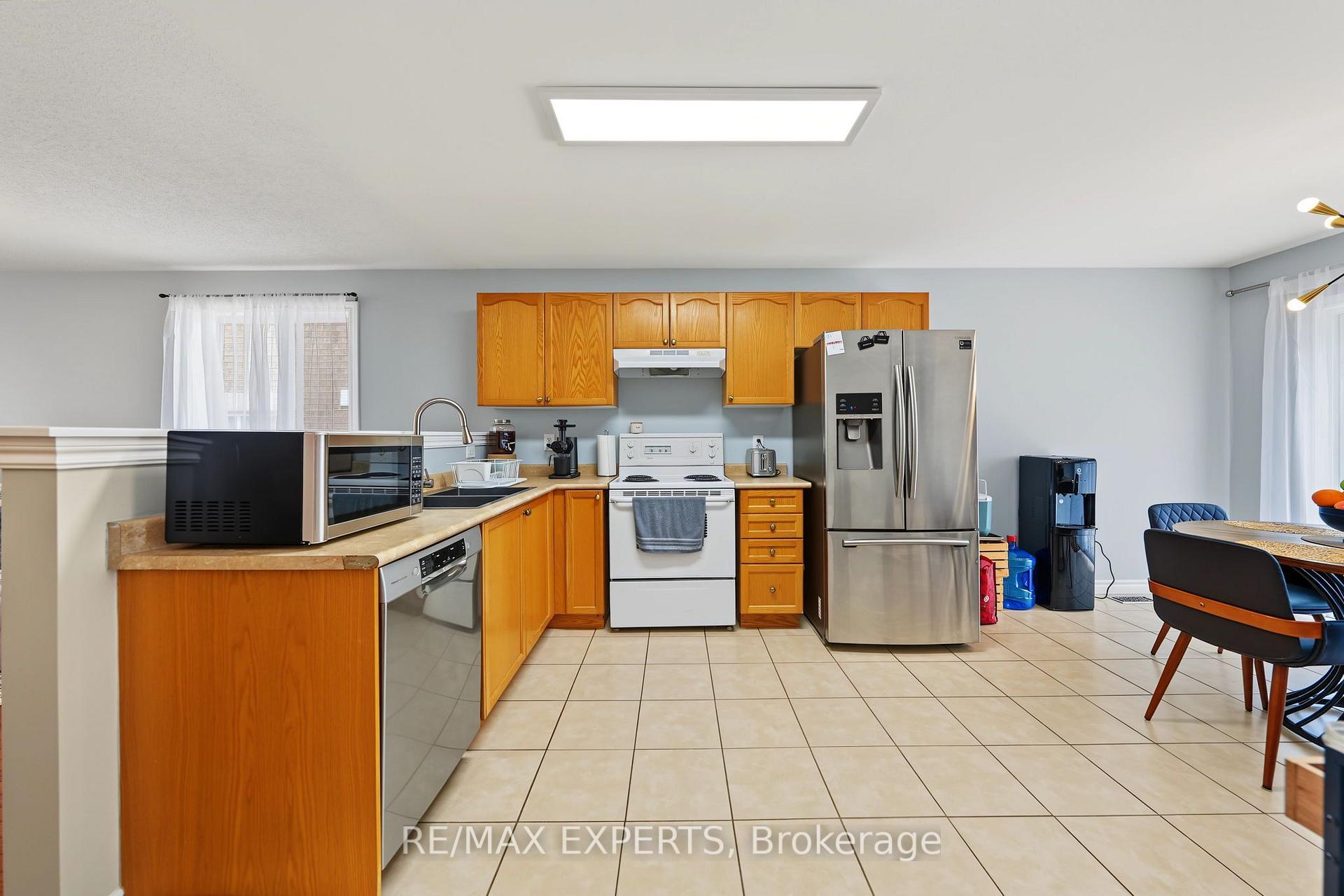 Photo 16 of Unit Upper, 17 Michelle Drive, Barrie, Painswick South — HOMEH