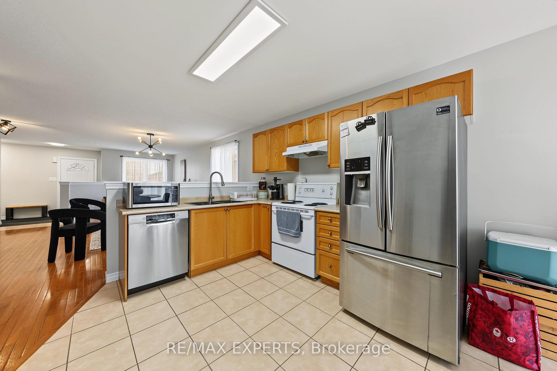 Photo 24 of Unit Upper, 17 Michelle Drive, Barrie, Painswick South — HOMEH