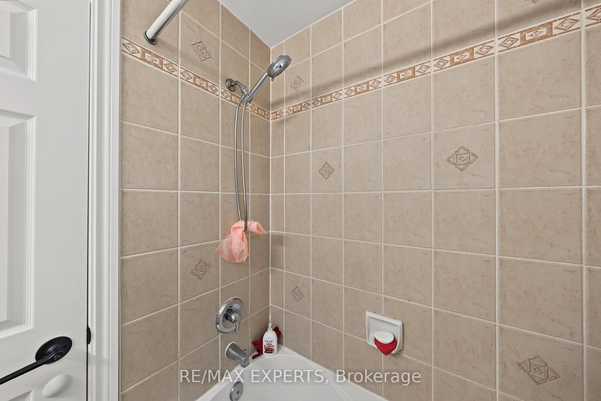 Photo 28 of Unit Upper, 17 Michelle Drive, Barrie, Painswick South — HOMEH