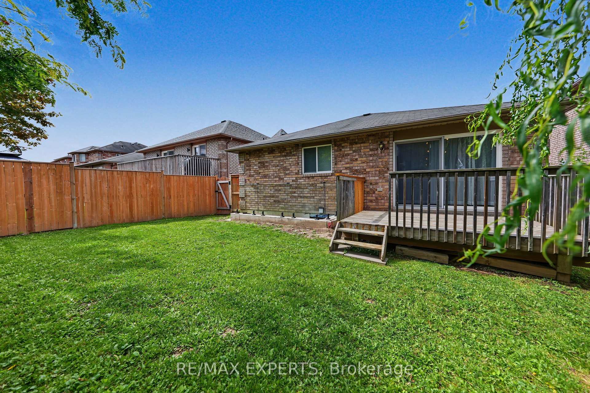 Photo 46 of Unit Upper, 17 Michelle Drive, Barrie, Painswick South — HOMEH