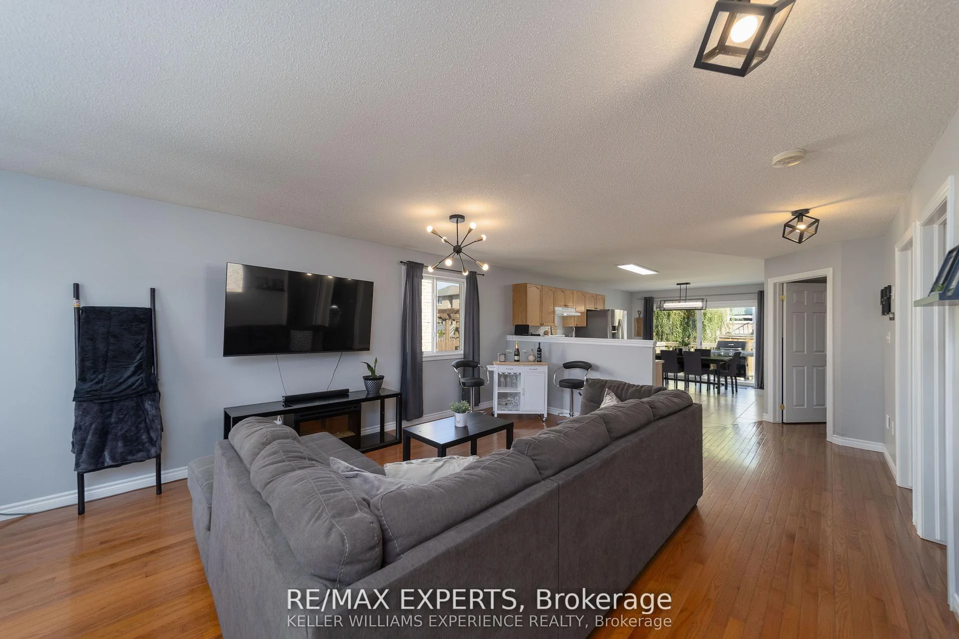 Photo 10 of Unit Upper, 17 Michelle Drive, Barrie, Painswick South — HOMEH