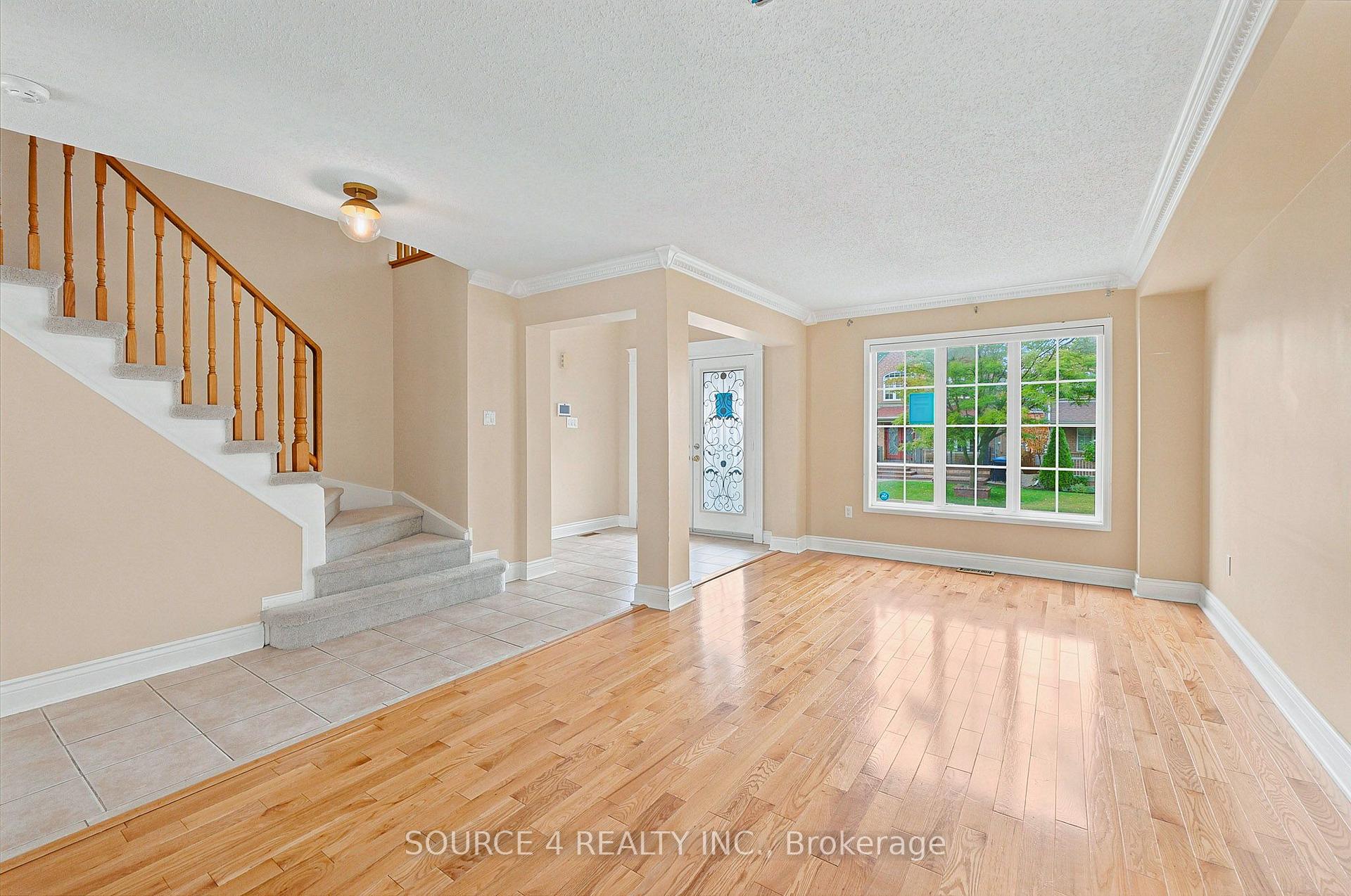 Photo 8 of 6 Foxmere Road, Brampton, Fletcher's Meadow — HOMEH