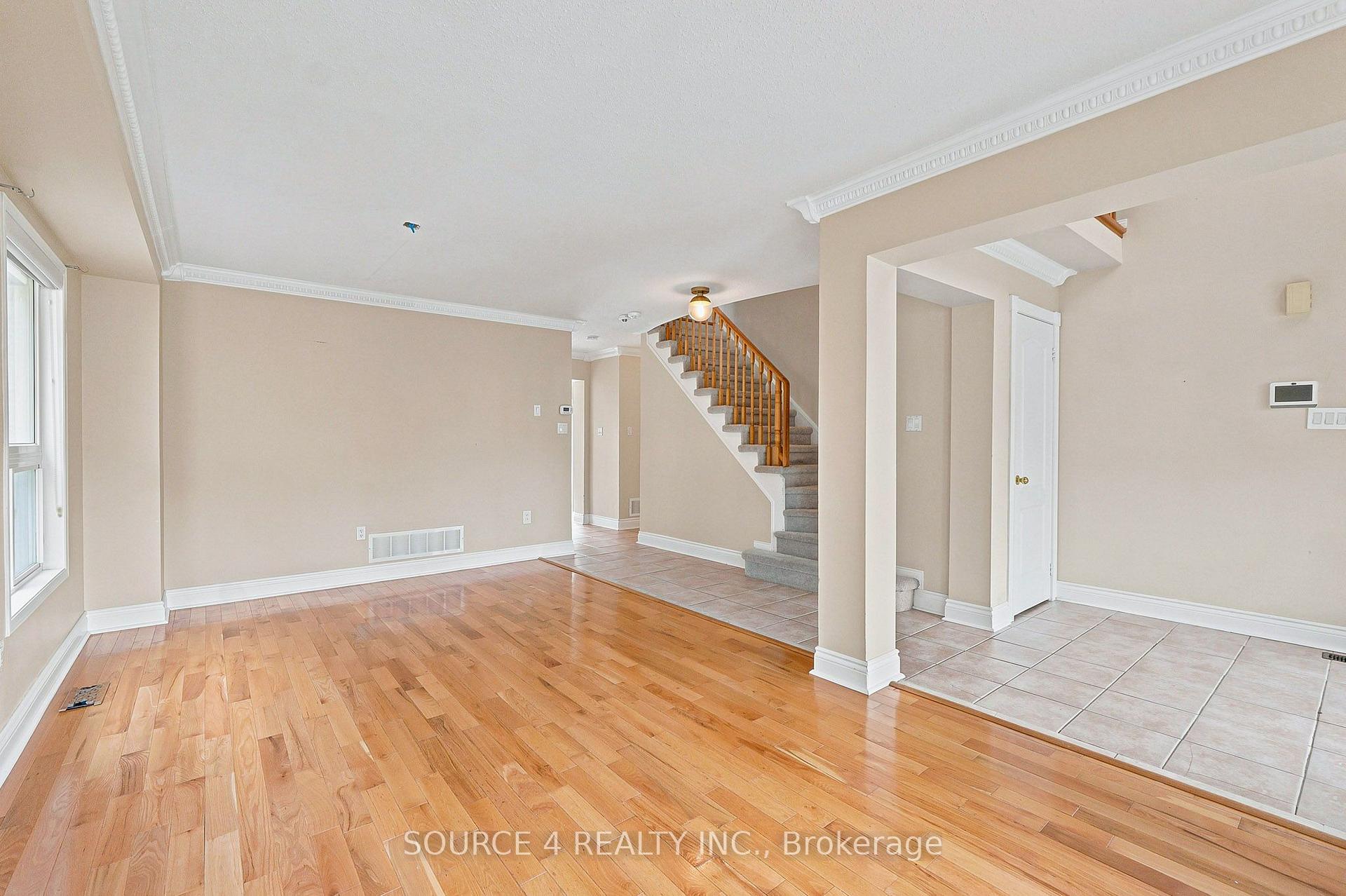 Photo 9 of 6 Foxmere Road, Brampton, Fletcher's Meadow — HOMEH
