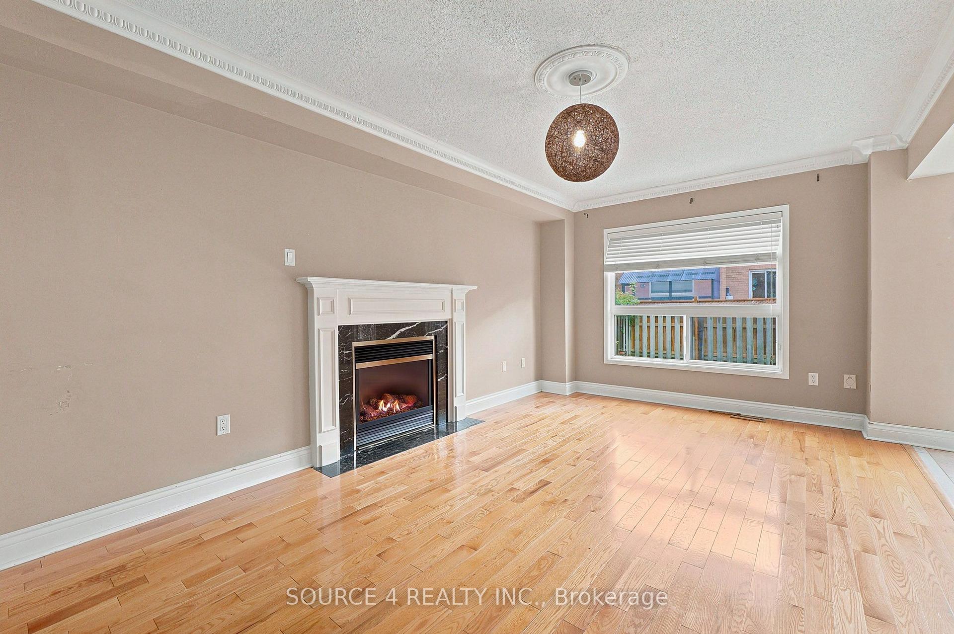 Photo 11 of 6 Foxmere Road, Brampton, Fletcher's Meadow — HOMEH