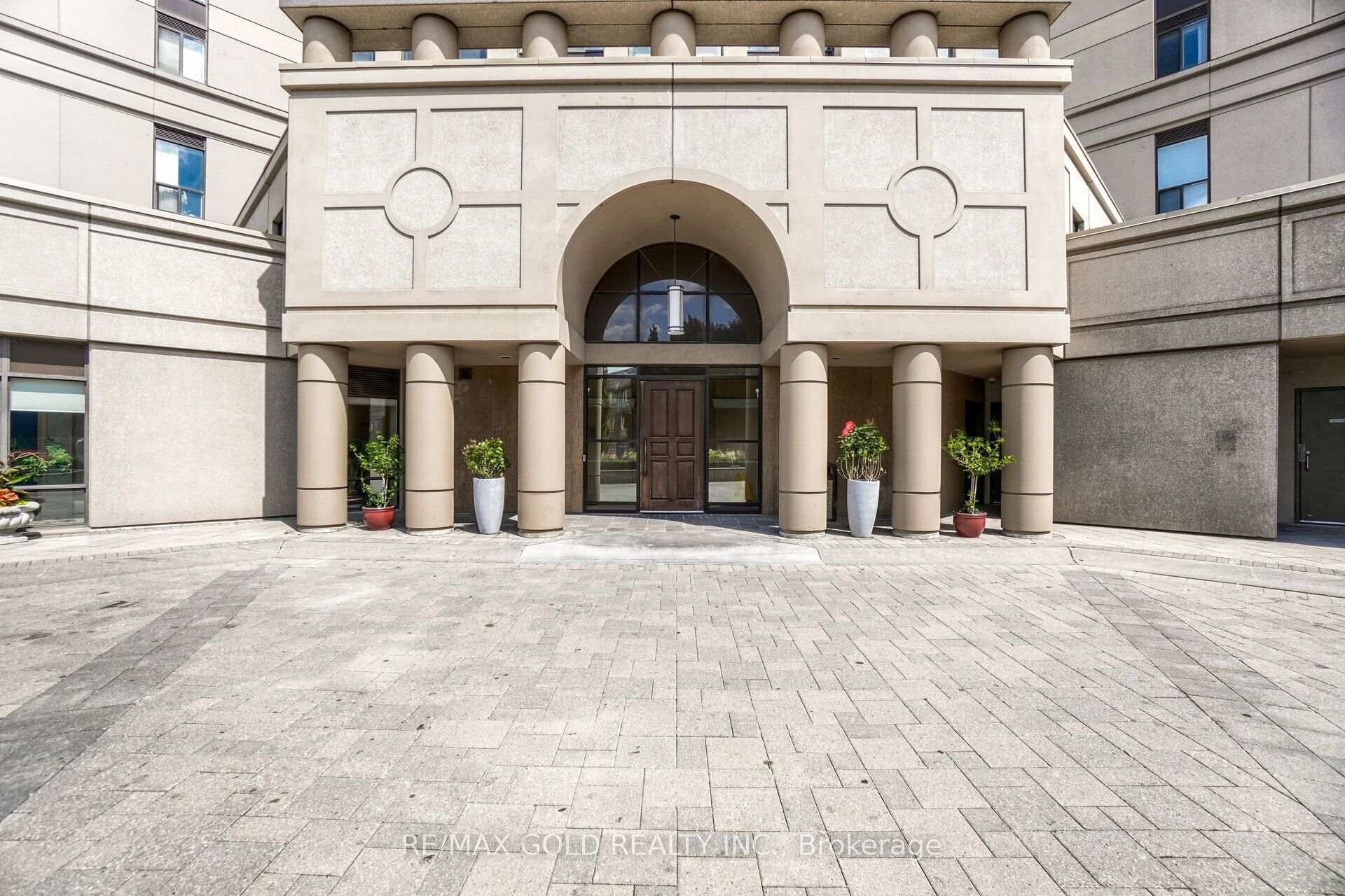 Photo 2 of Unit 102, 220 Forum Drive, Mississauga, Hurontario — HOMEH