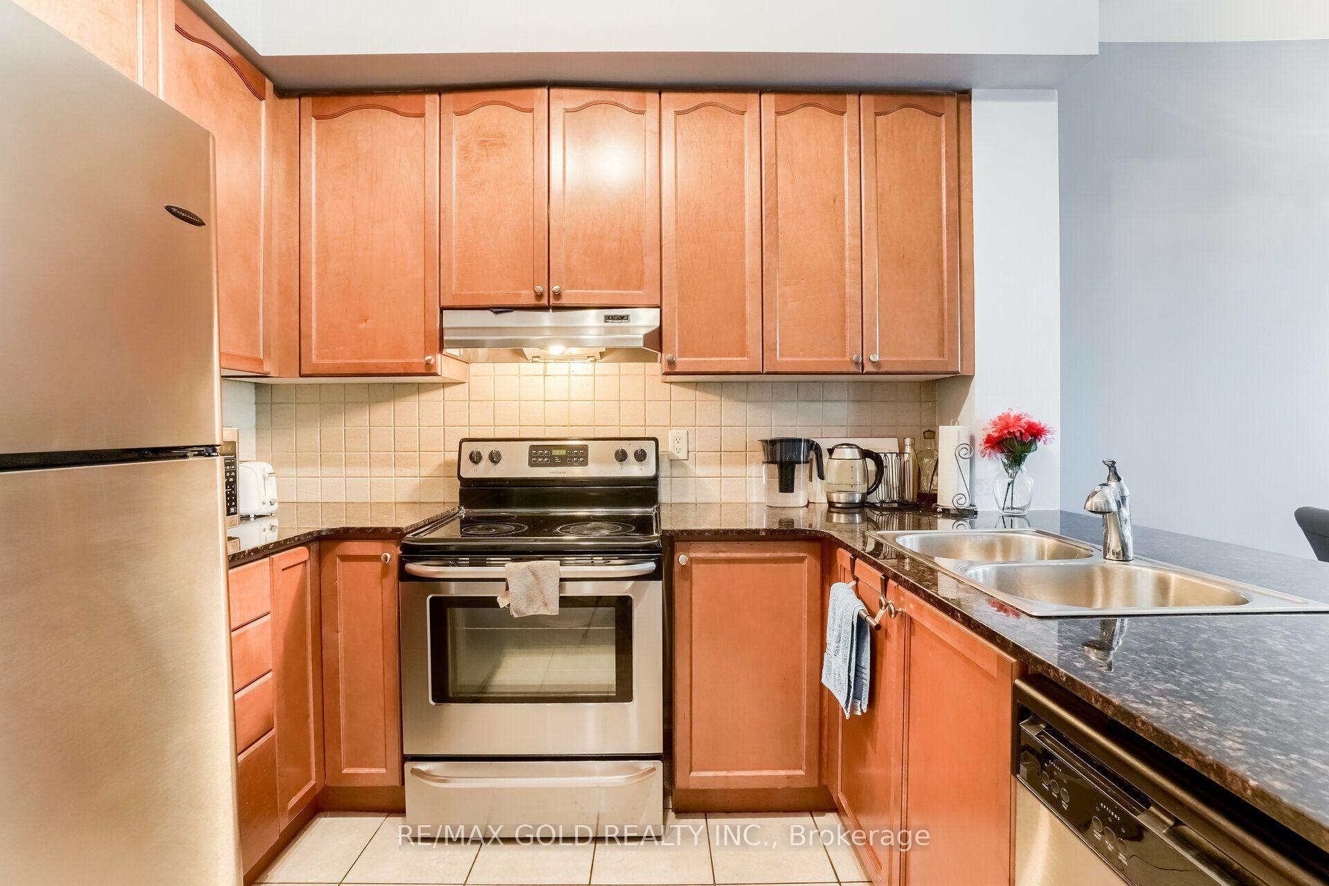 Photo 8 of Unit 102, 220 Forum Drive, Mississauga, Hurontario — HOMEH
