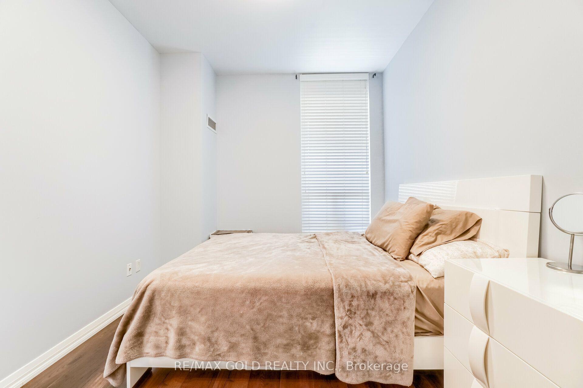 Photo 14 of Unit 102, 220 Forum Drive, Mississauga, Hurontario — HOMEH