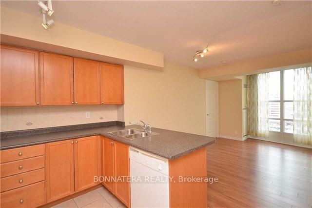 Photo 2 of Unit 1506, 33 Elm Drive, Mississauga, City Centre — HOMEH
