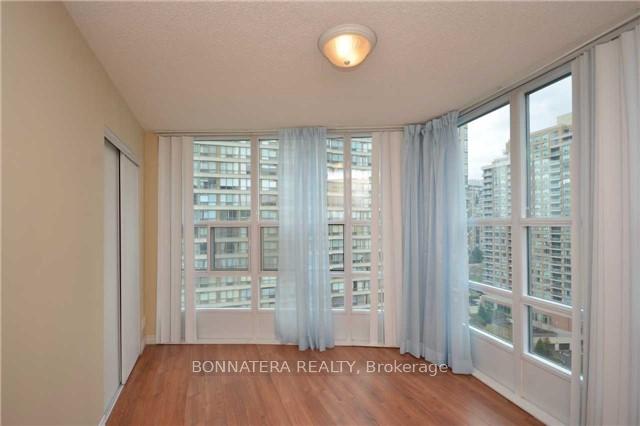Photo 4 of Unit 1506, 33 Elm Drive, Mississauga, City Centre — HOMEH