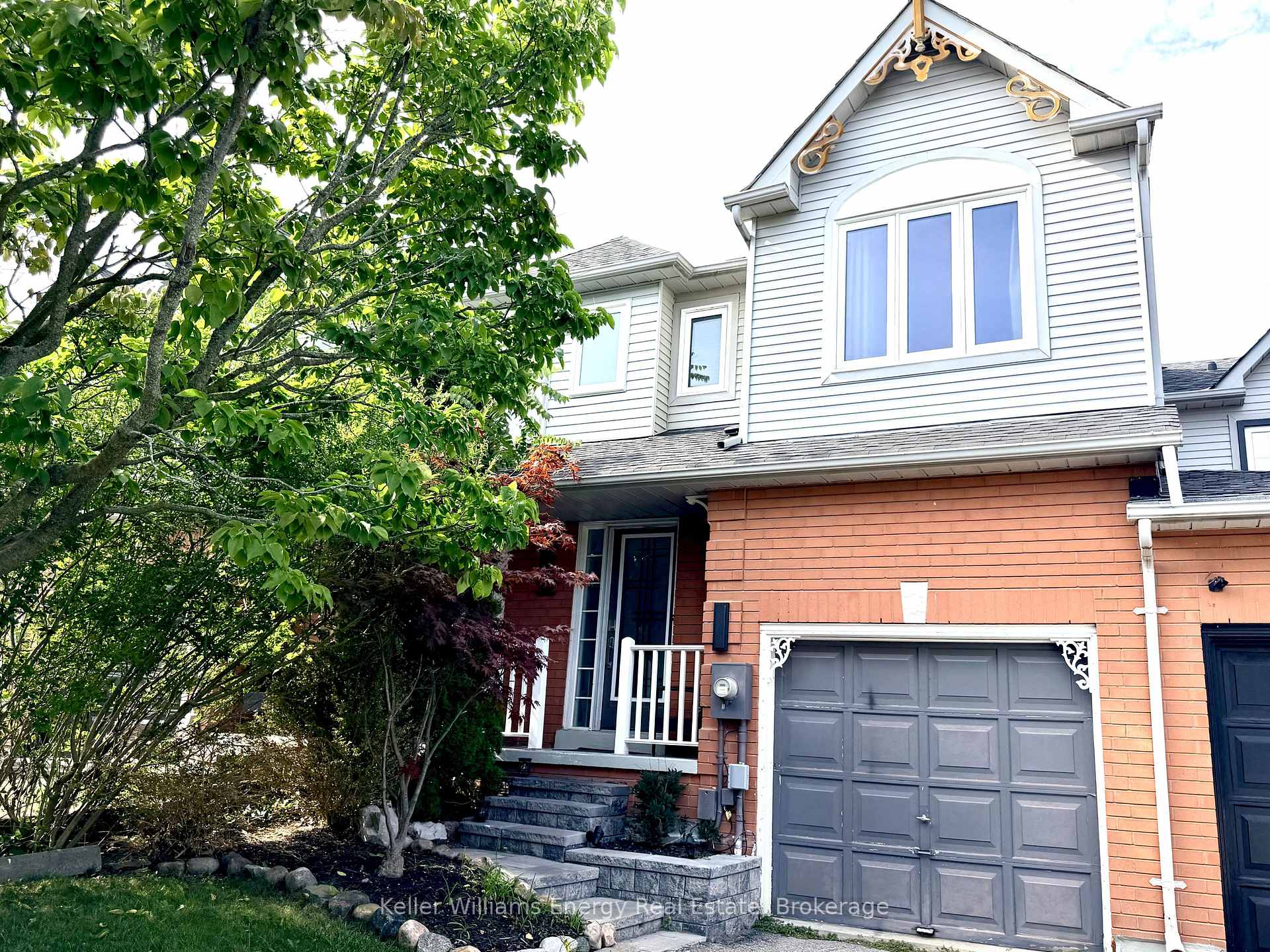 Photo 2 of 32 Trewin Lane, Clarington, Bowmanville — HOMEH