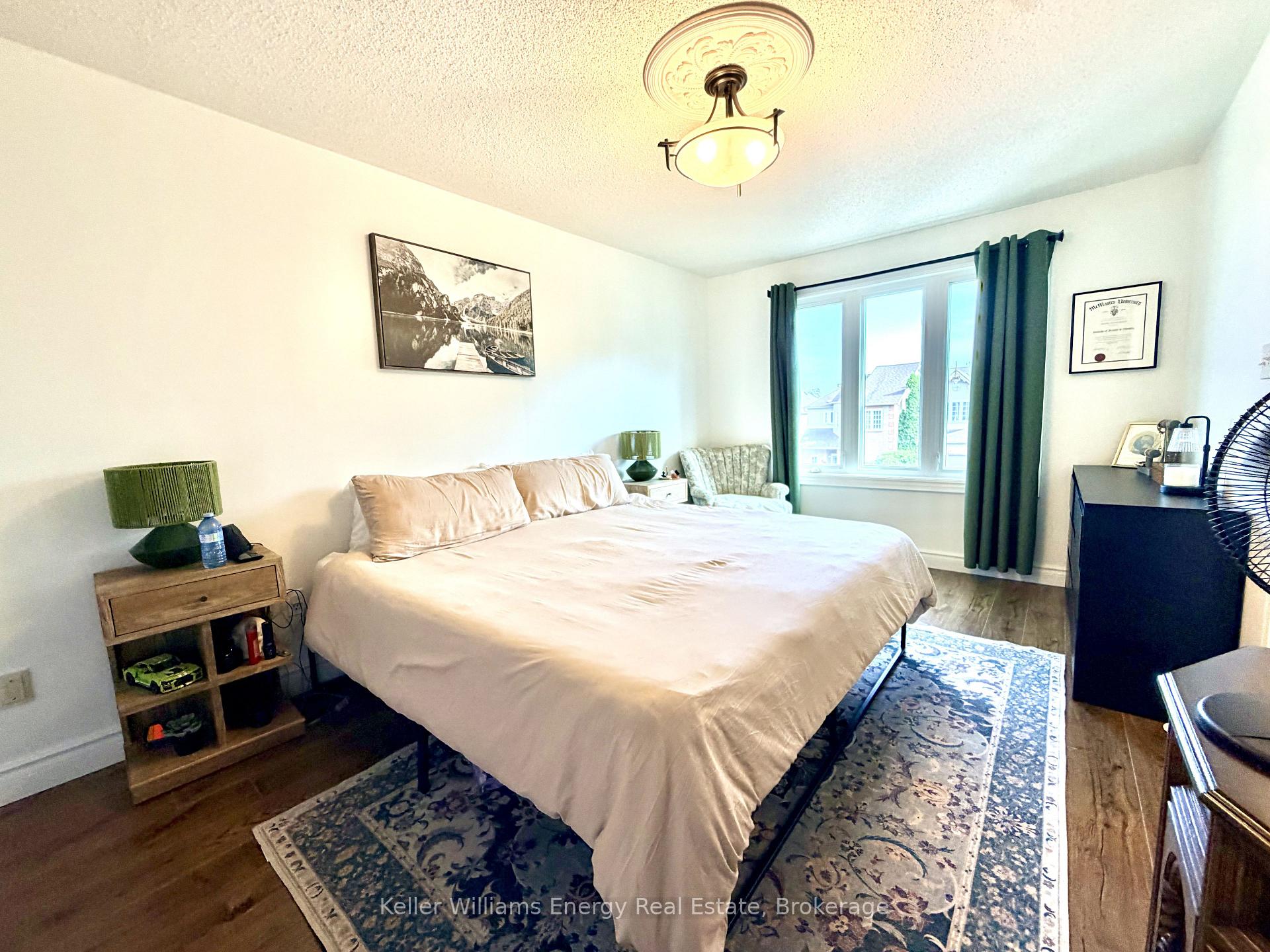 Photo 9 of 32 Trewin Lane, Clarington, Bowmanville — HOMEH