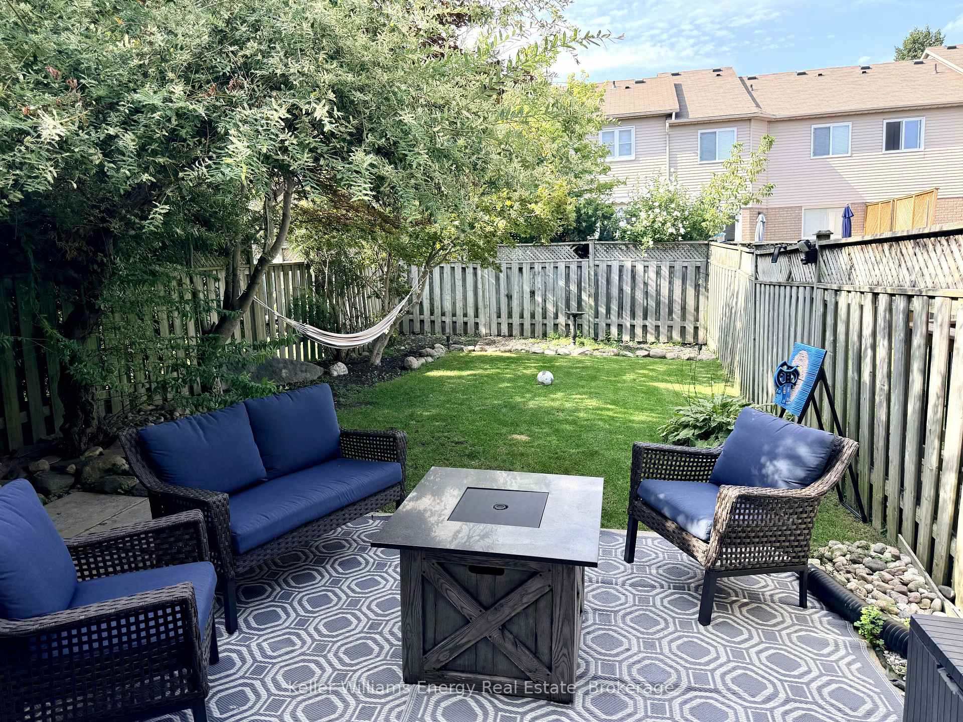 Photo 17 of 32 Trewin Lane, Clarington, Bowmanville — HOMEH