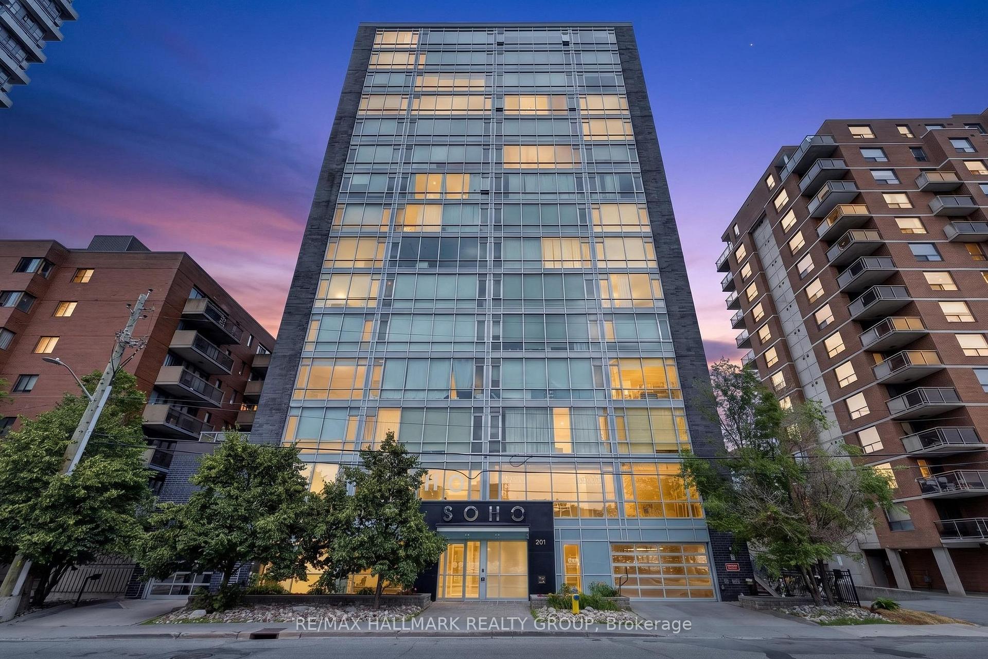 Front of Unit 807, 201 Parkdale Avenue