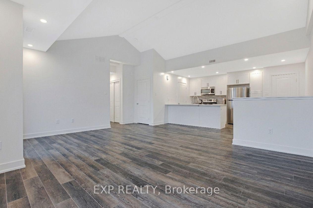 Photo 12 of Unit C, 380 Rolling Meadow Crescent, Ottawa, Mer Bleue/Bradley Estates/Anderson Park — HOMEH
