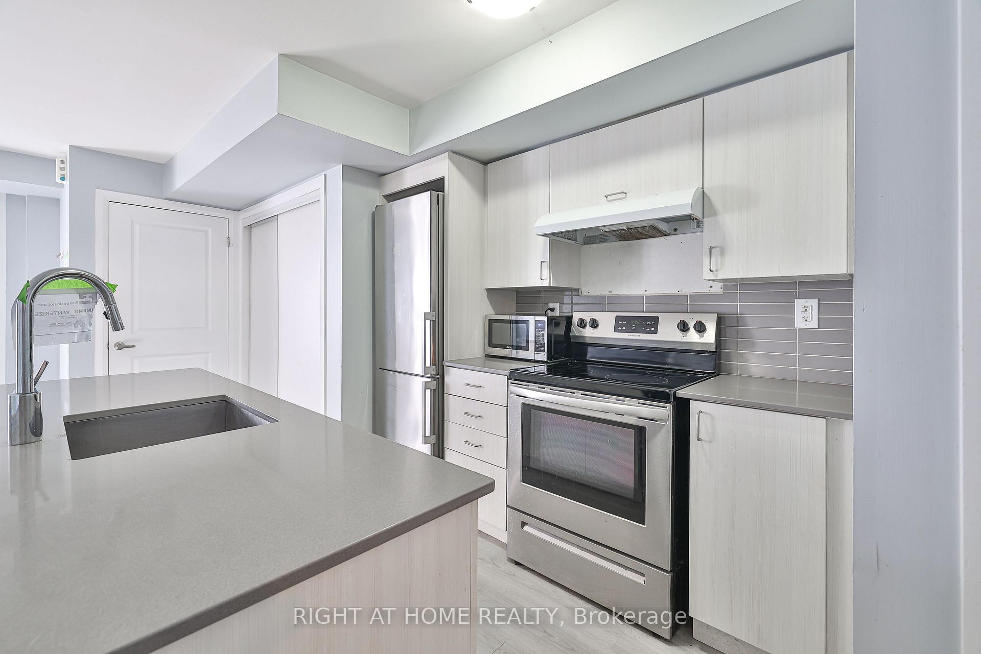 Photo 8 of Unit 5, 155 William Duncan Road, North York, Downsview-Roding-CFB — HOMEH