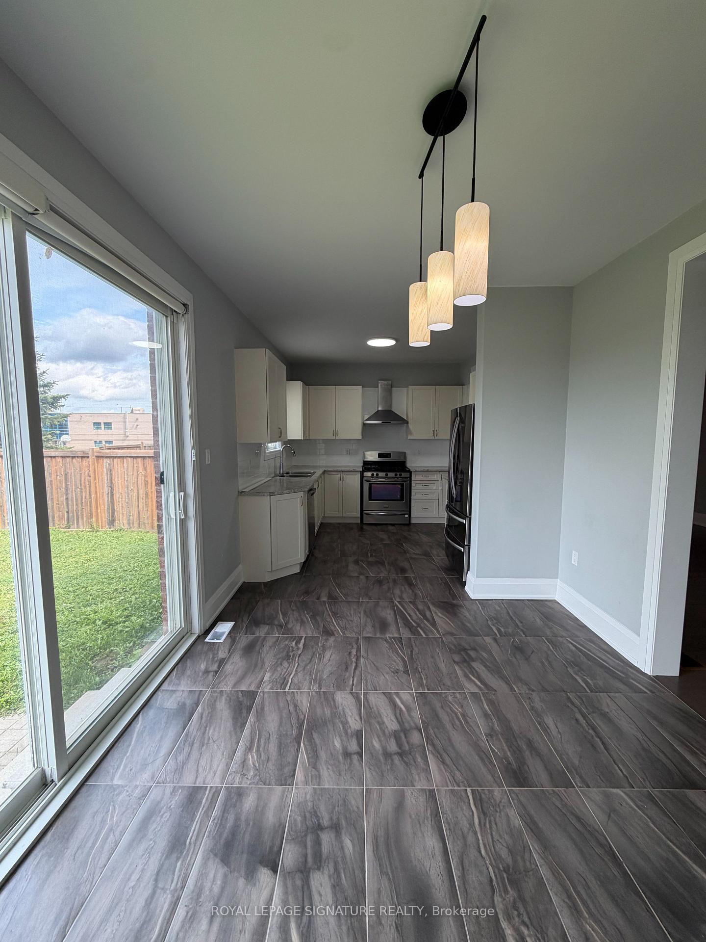 Photo 3 of 90 Morrison Avenue, New Tecumseth, Alliston — HOMEH