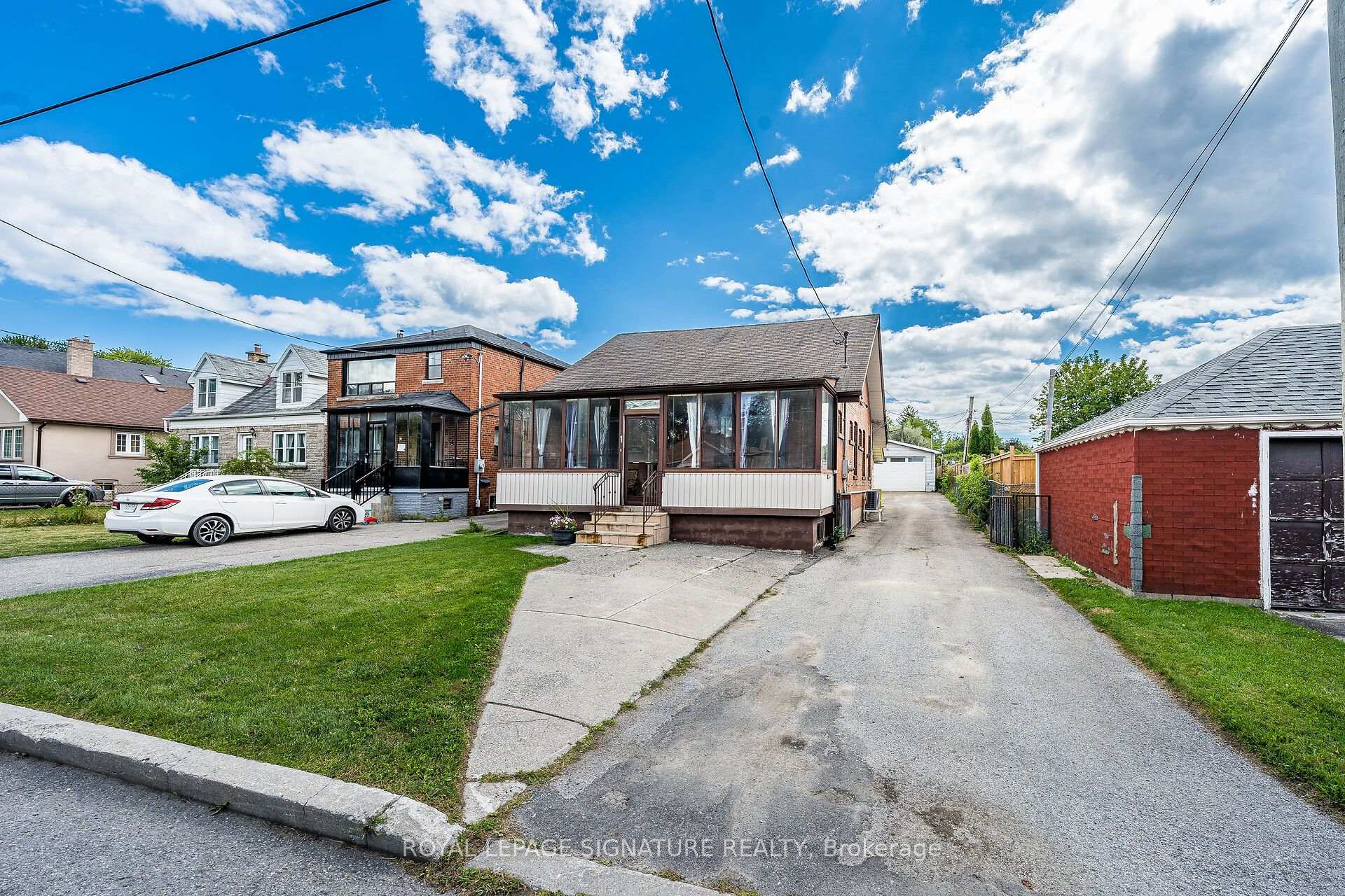 Photo 2 of 1 Davidson Avenue, Scarborough, Clairlea-Birchmount — HOMEH
