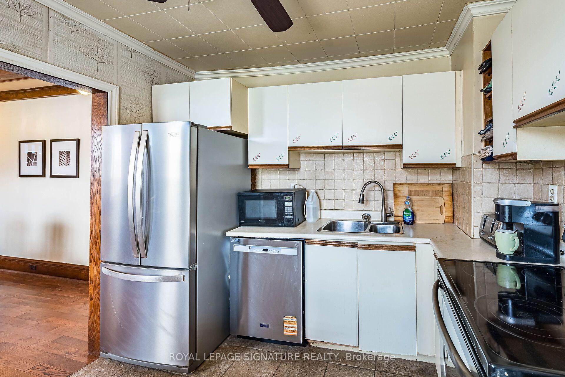 Photo 12 of 1 Davidson Avenue, Scarborough, Clairlea-Birchmount — HOMEH
