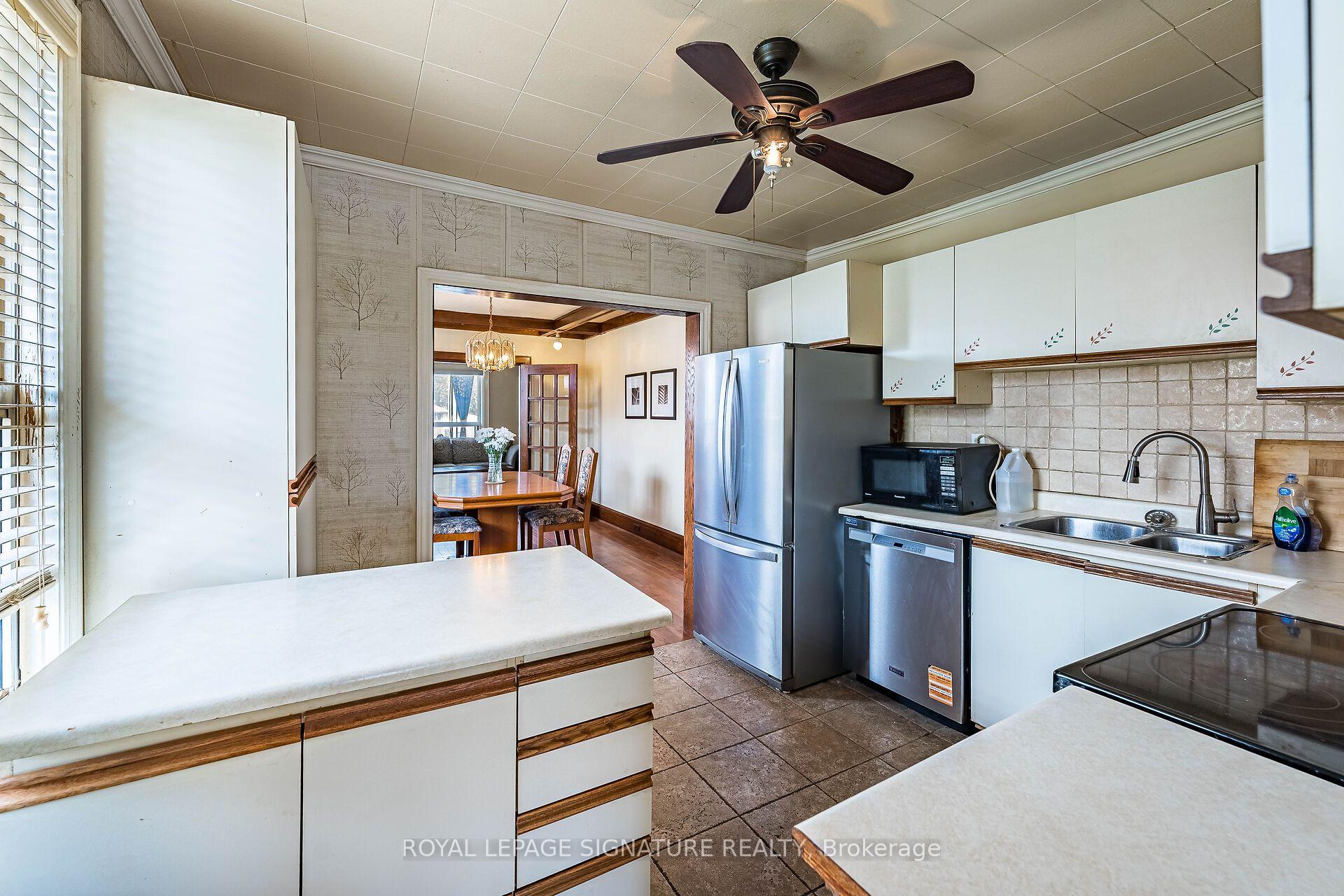 Photo 13 of 1 Davidson Avenue, Scarborough, Clairlea-Birchmount — HOMEH