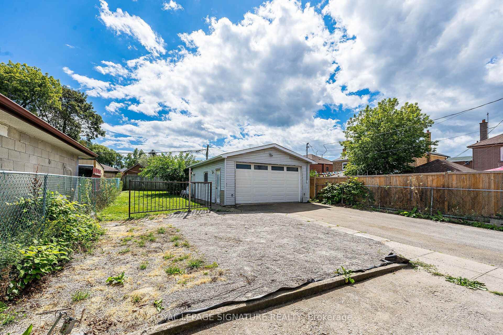Photo 23 of 1 Davidson Avenue, Scarborough, Clairlea-Birchmount — HOMEH