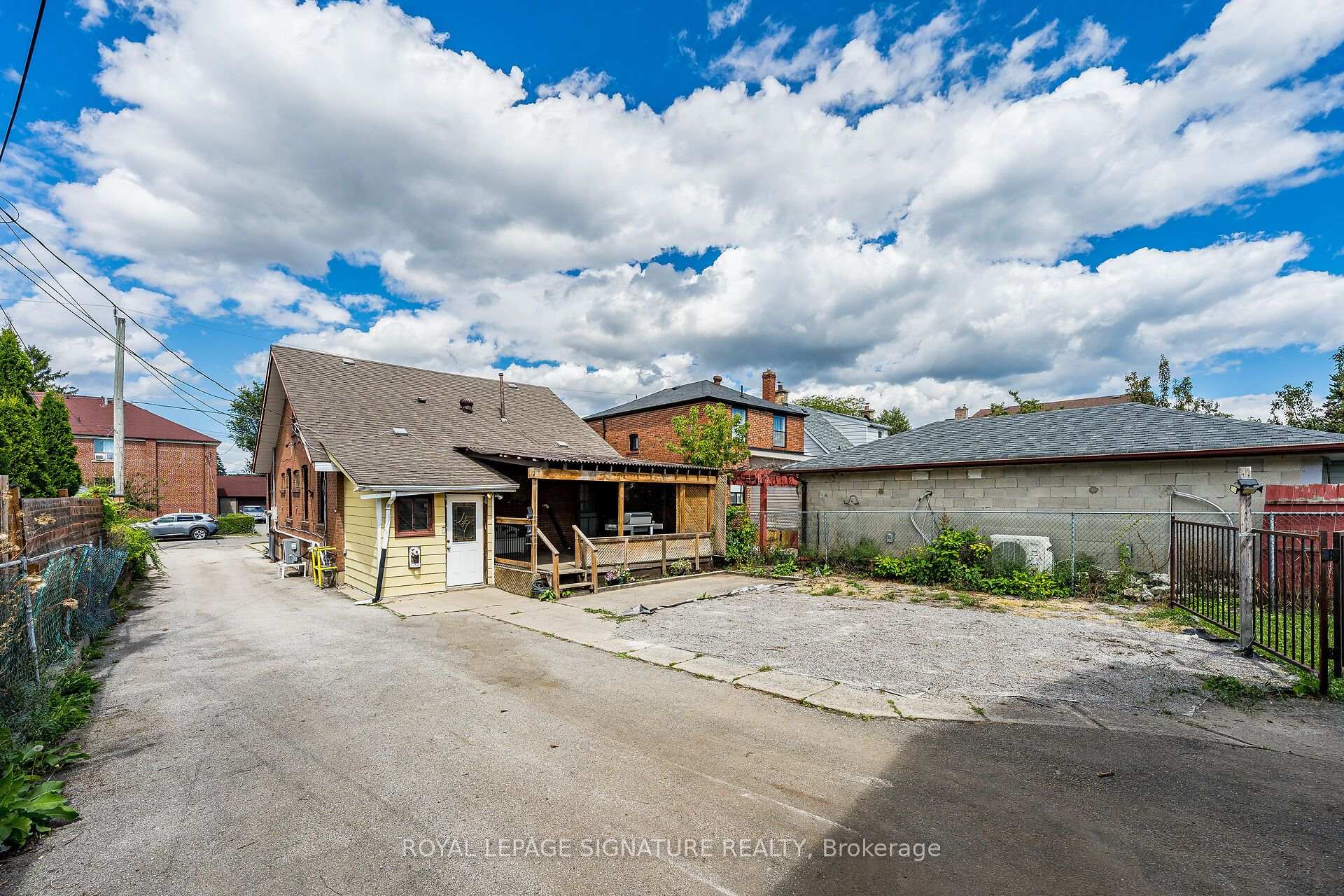 Photo 24 of 1 Davidson Avenue, Scarborough, Clairlea-Birchmount — HOMEH