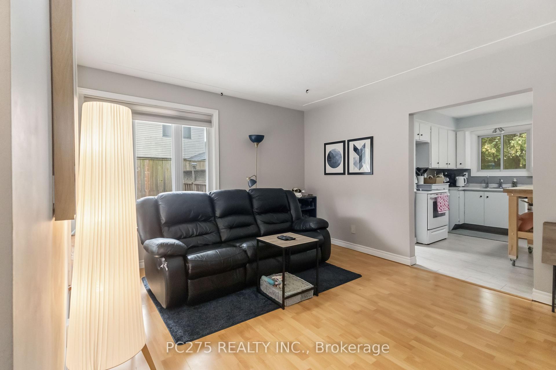 Photo 14 of 34 Oregon Road, London, South T — HOMEH