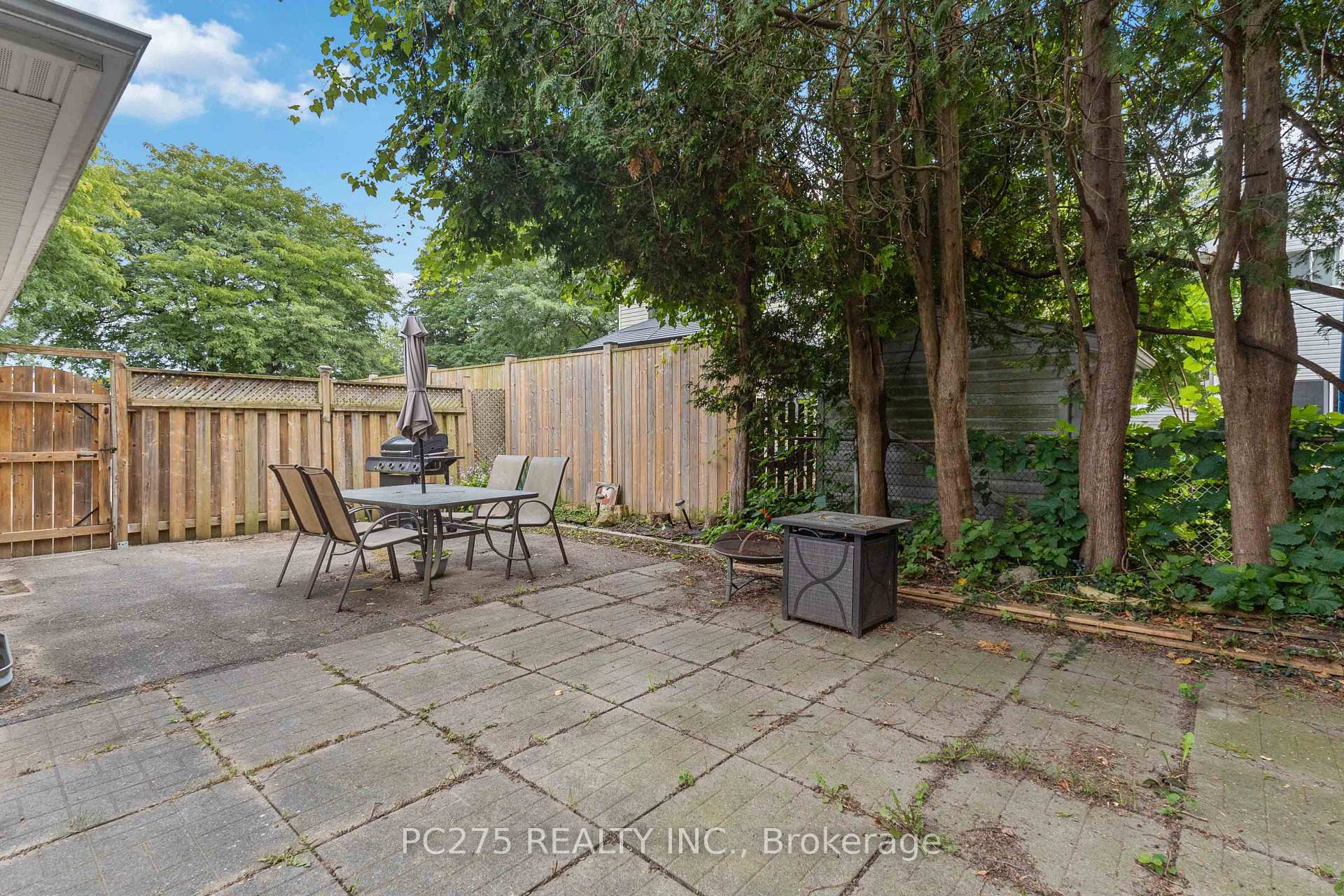 Photo 30 of 34 Oregon Road, London, South T — HOMEH
