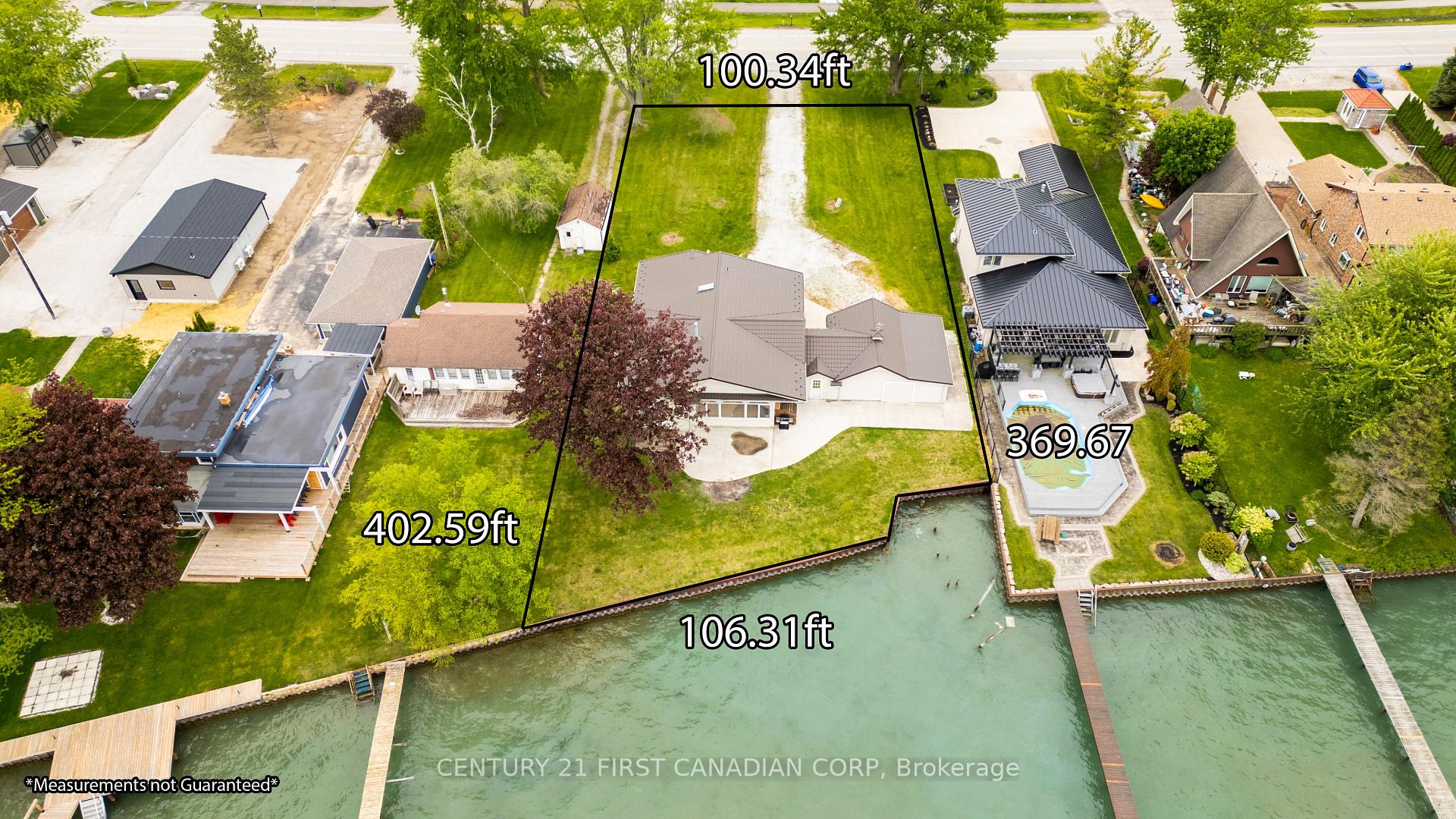Photo of 3877 St Clair Parkway