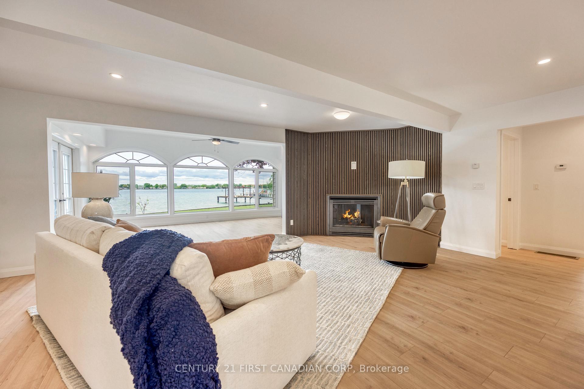 Photo 3 of 3877 St Clair Parkway, St. Clair — HOMEH